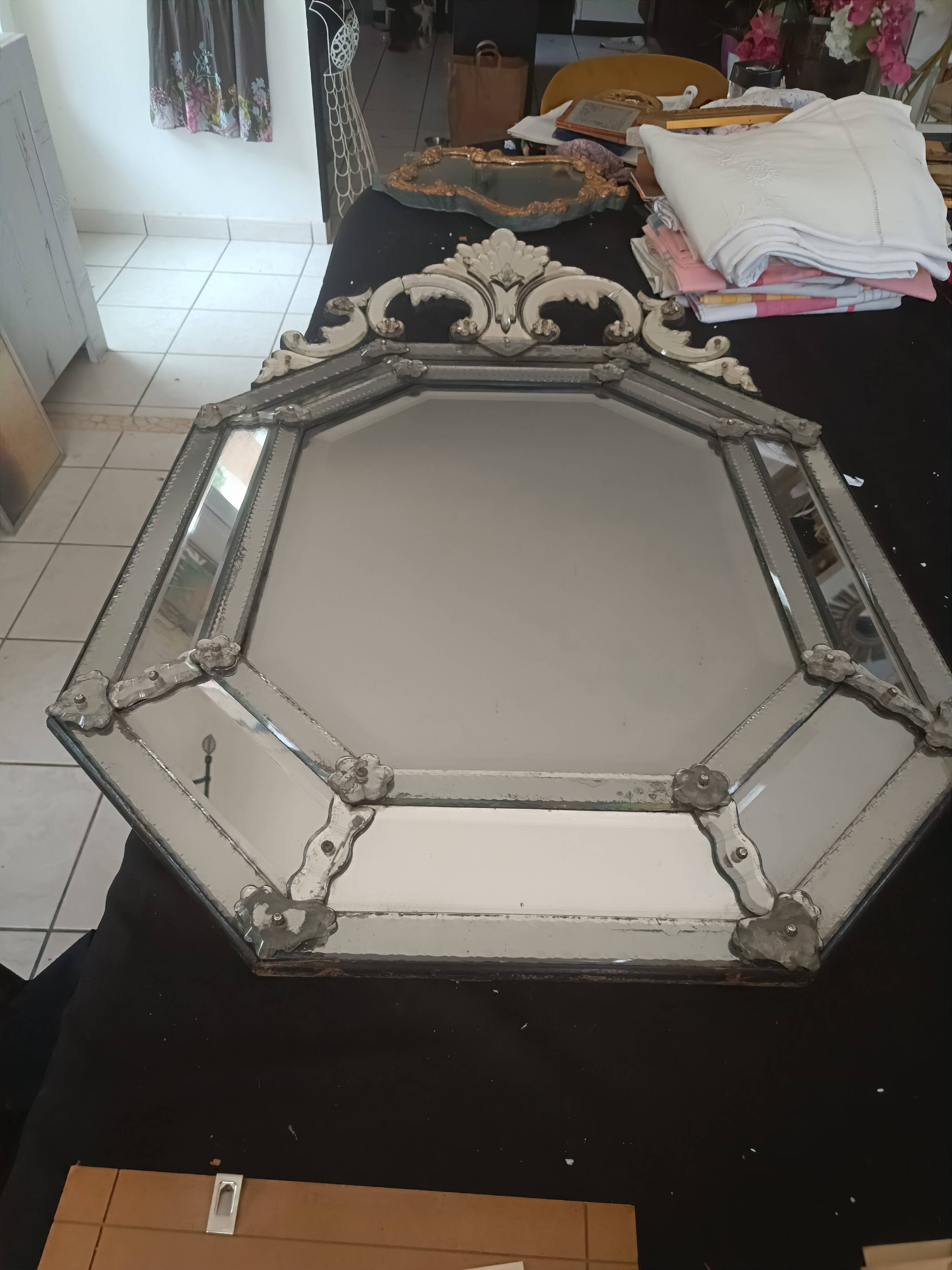Large octagonal Venetian Murano mirror. Early 19th century