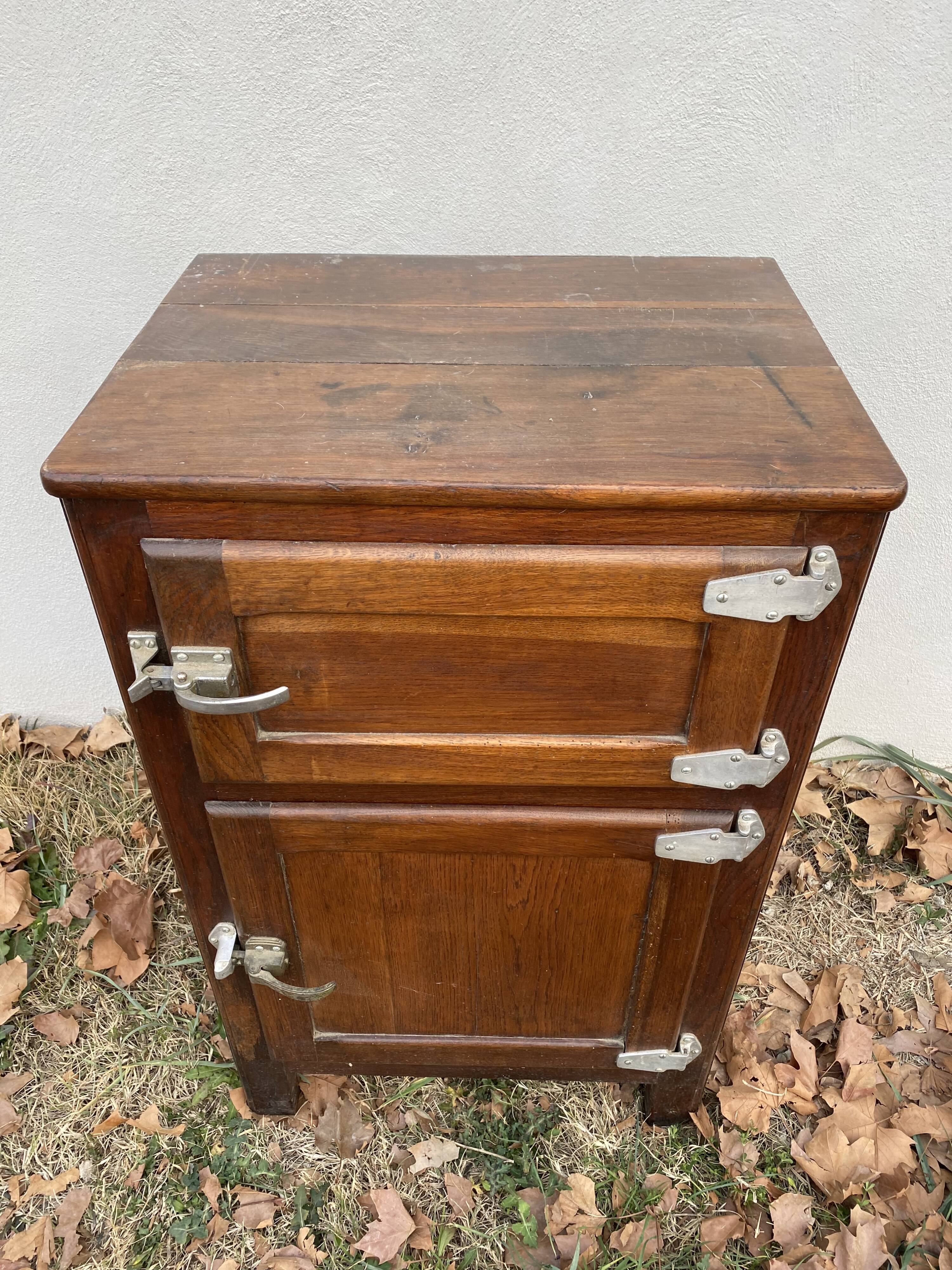 Cooler trade furniture