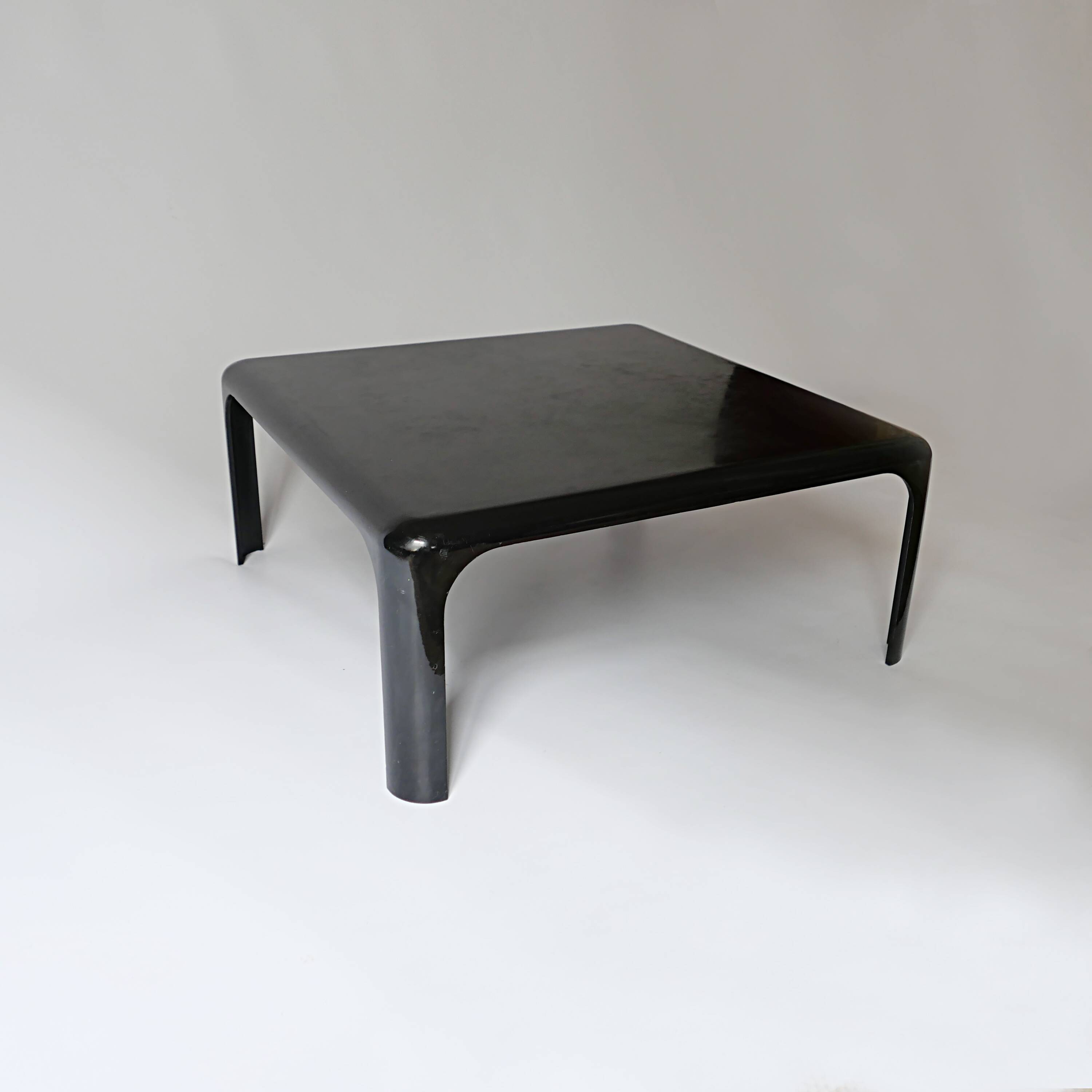 Vico Magistretti coffee table 70s vintage design 1970 Artemide