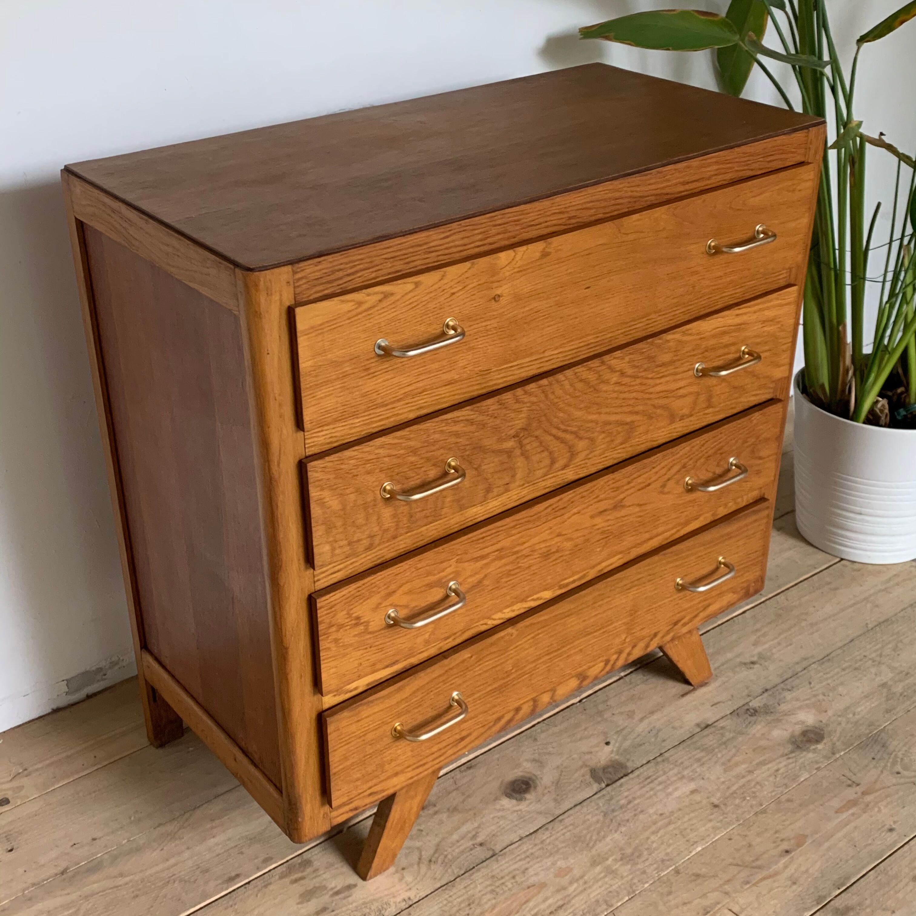 Vintage dresser in oak foot compass