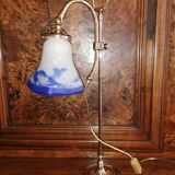 Lampe de bureau ou salon en laiton poli  XXème siècle pâte de verre signé LOTI Nancy