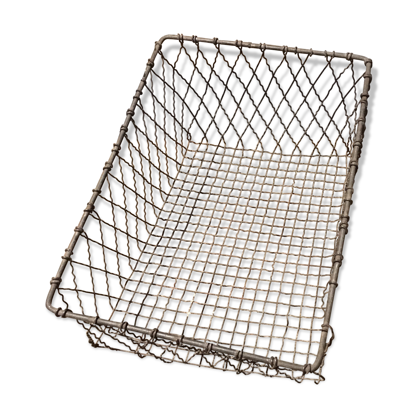 Metal mail basket
