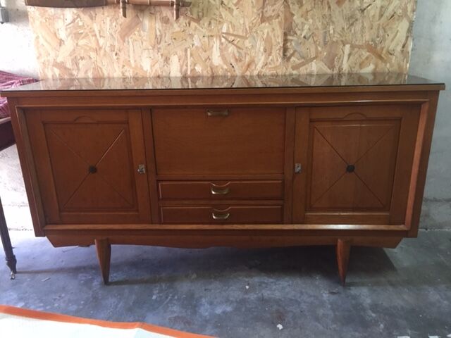 Buffet low foot compass