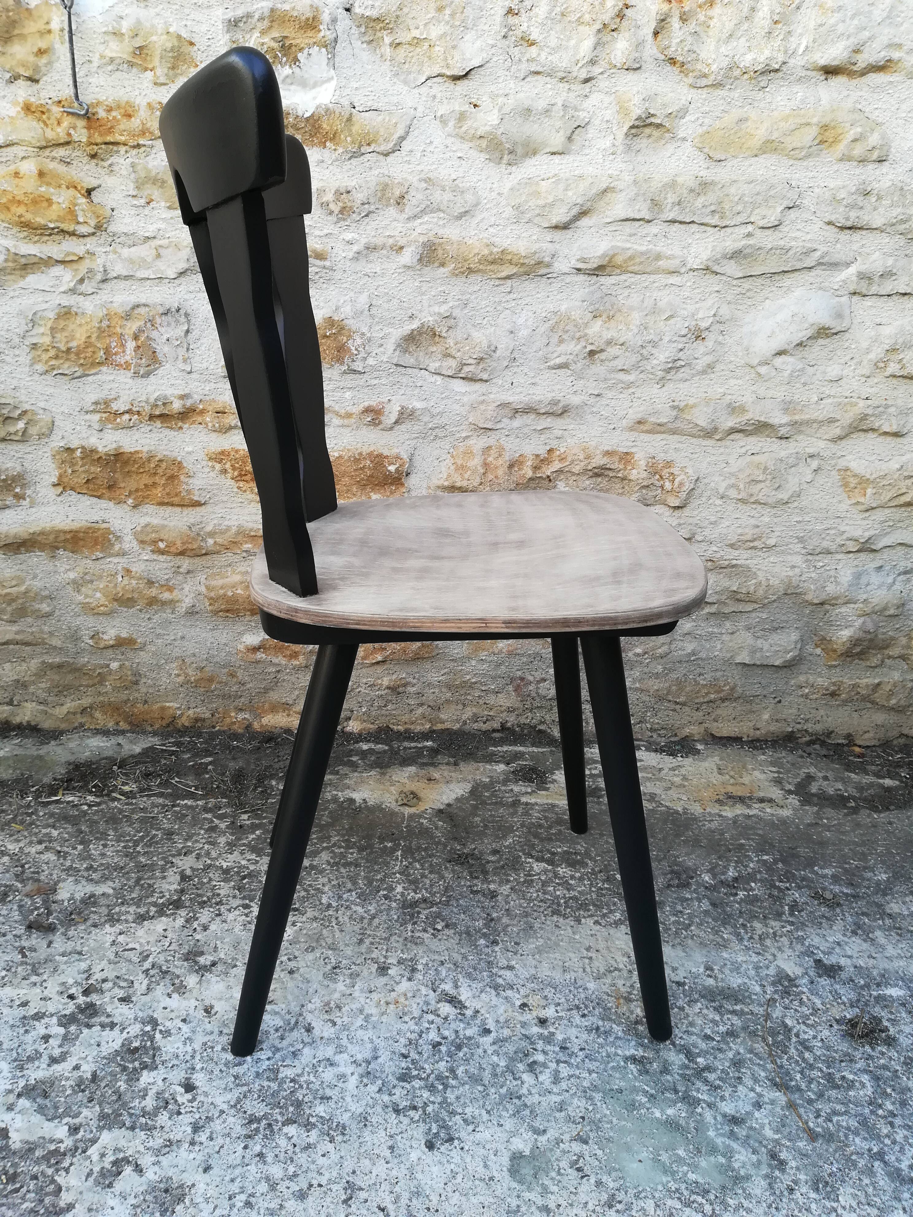 Lot of 12 bistro chairs