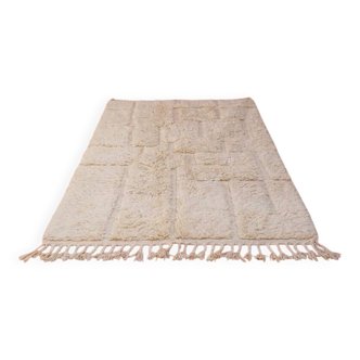 Handmade traditional Berber rug in natural wool, size 1.5/2.5 m.
