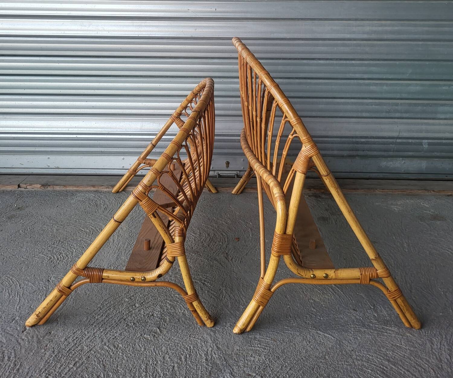 Bed in 2 parts, head and foot, or vintage rattan bench.
