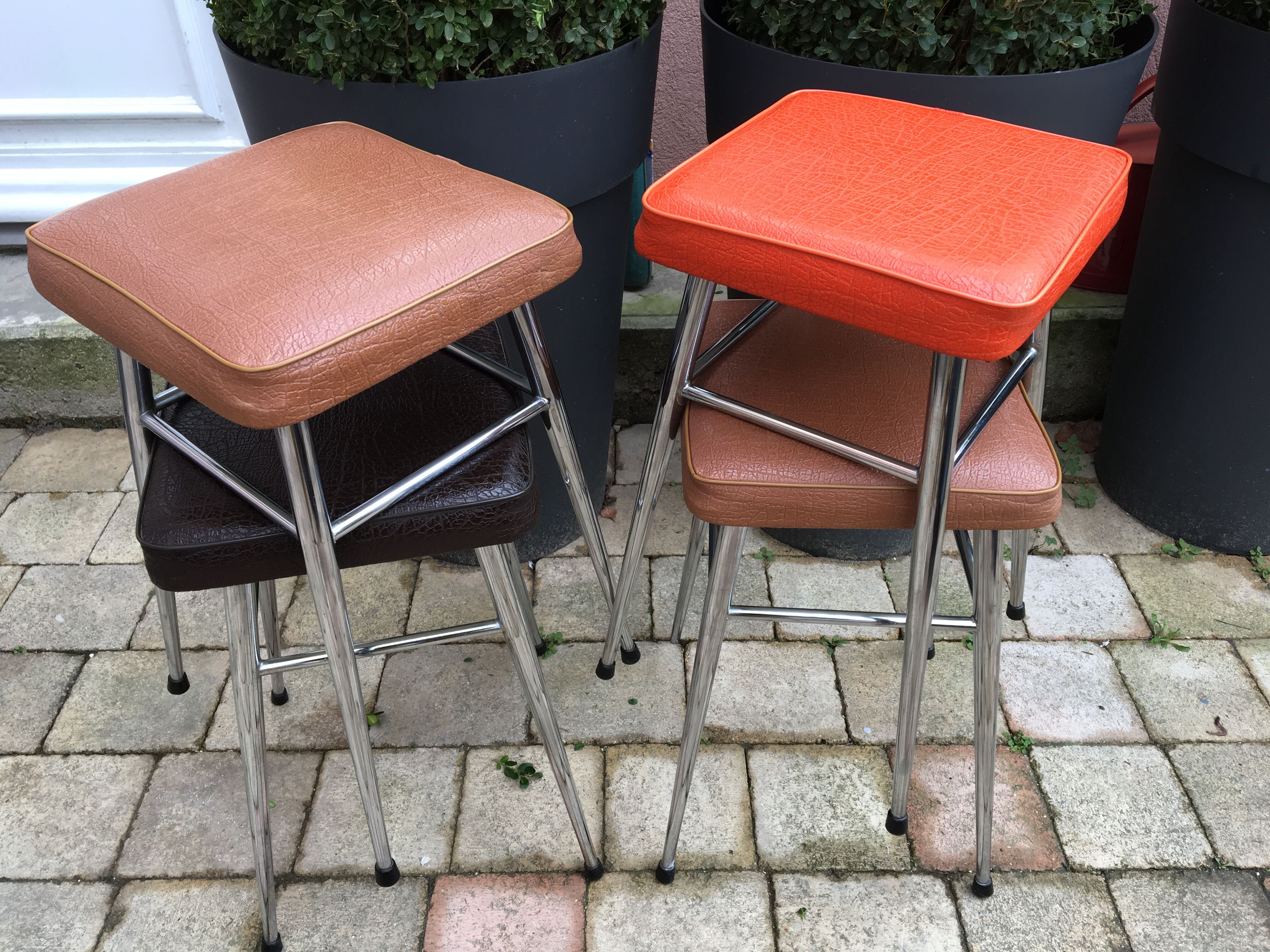 In leatherette vintage stools