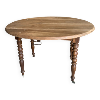 Folding table for 4-6 people