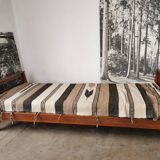 Mru bed René Gabriel, reconstruction