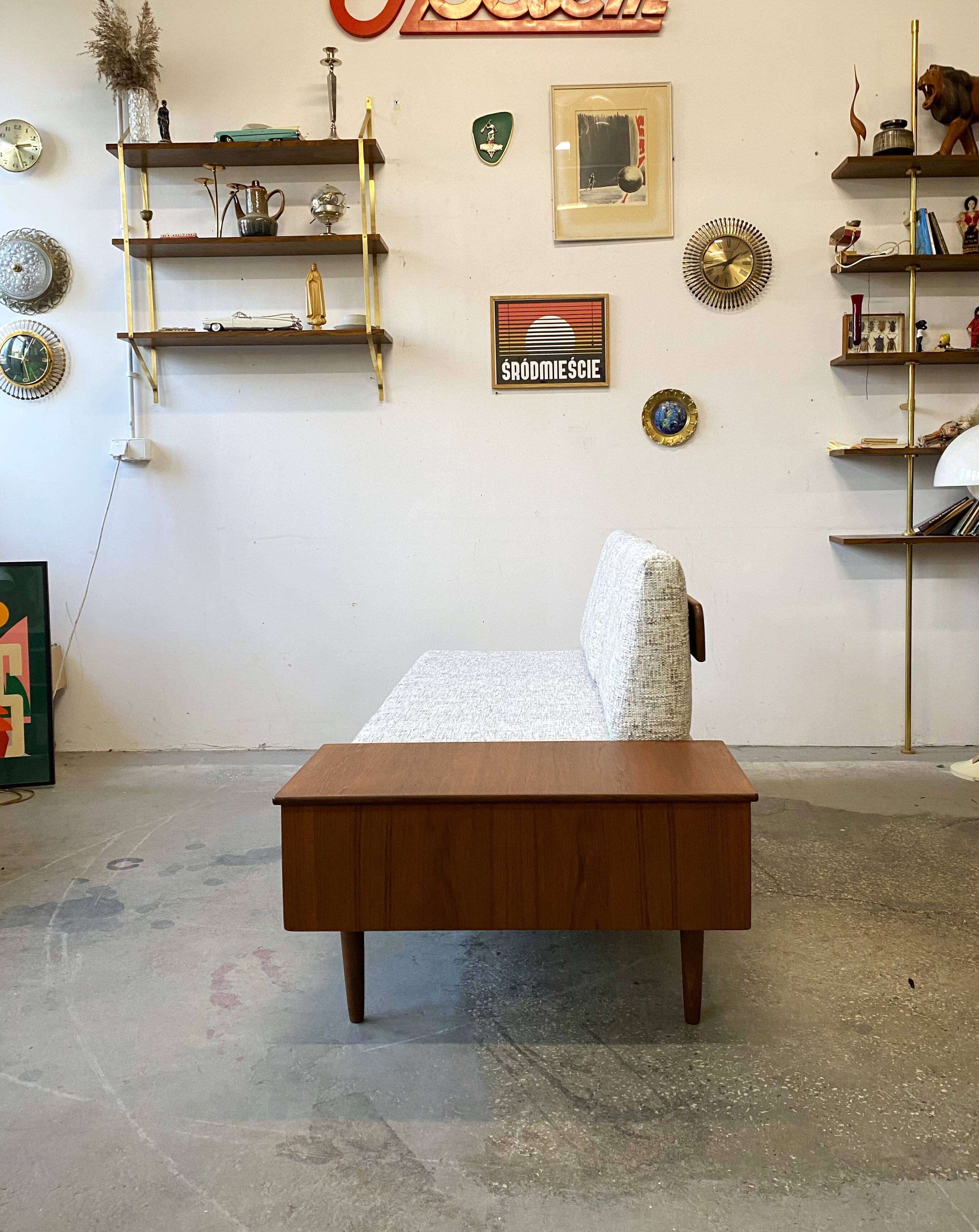 Daybed sofa, Scandinavian 1960s/1970s, vintage, mid-century modern