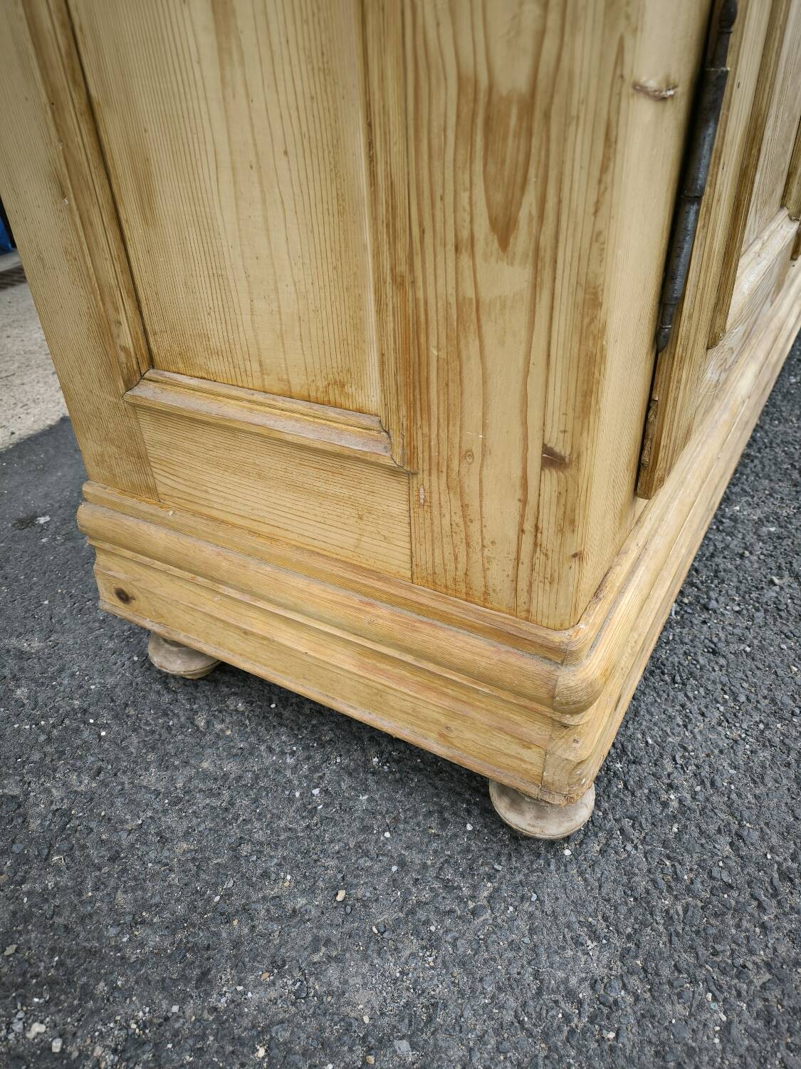 Alsatian pine wardrobe, mid-19th century