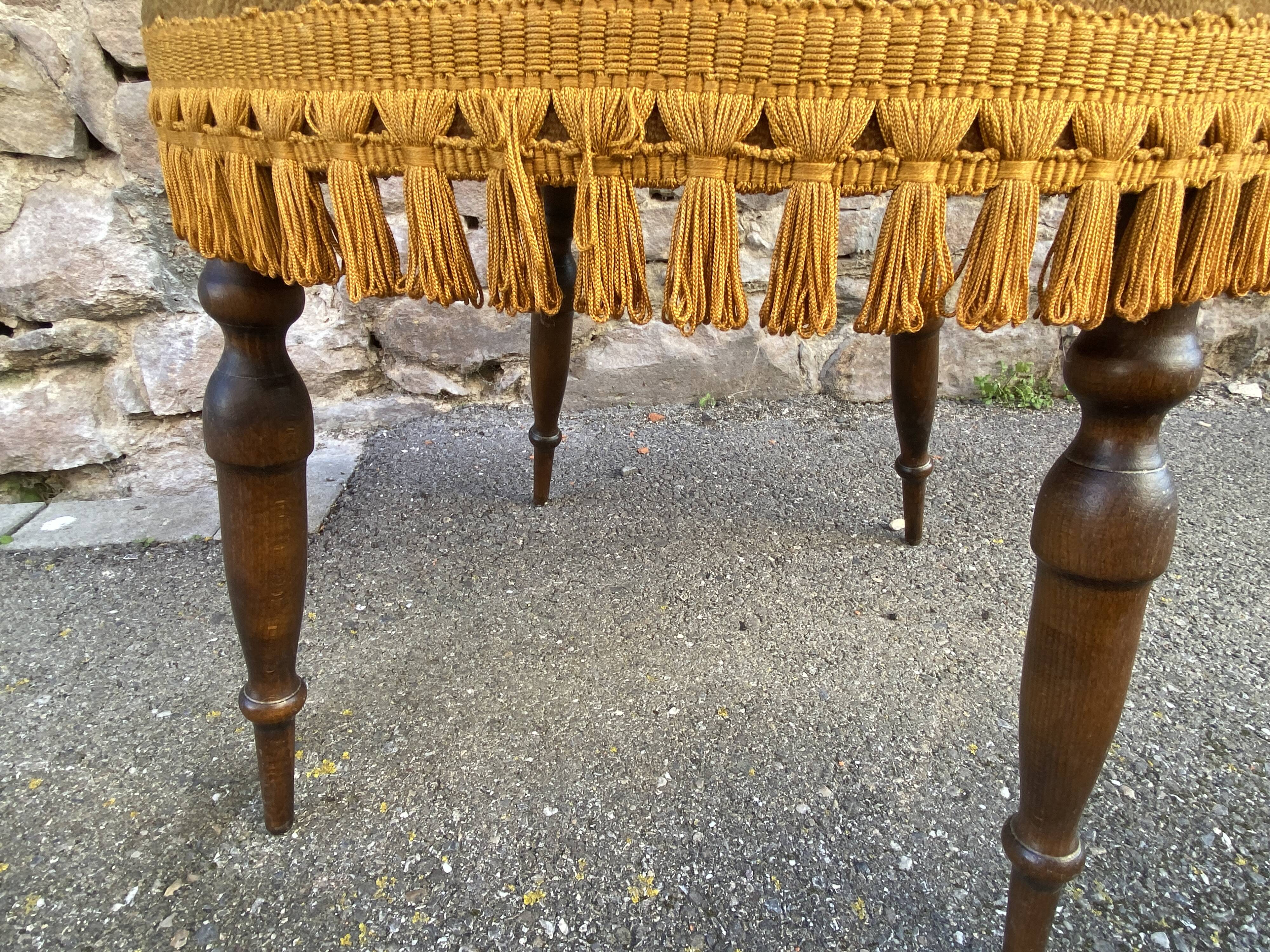 1950s Toad-style velvet lounge chair
