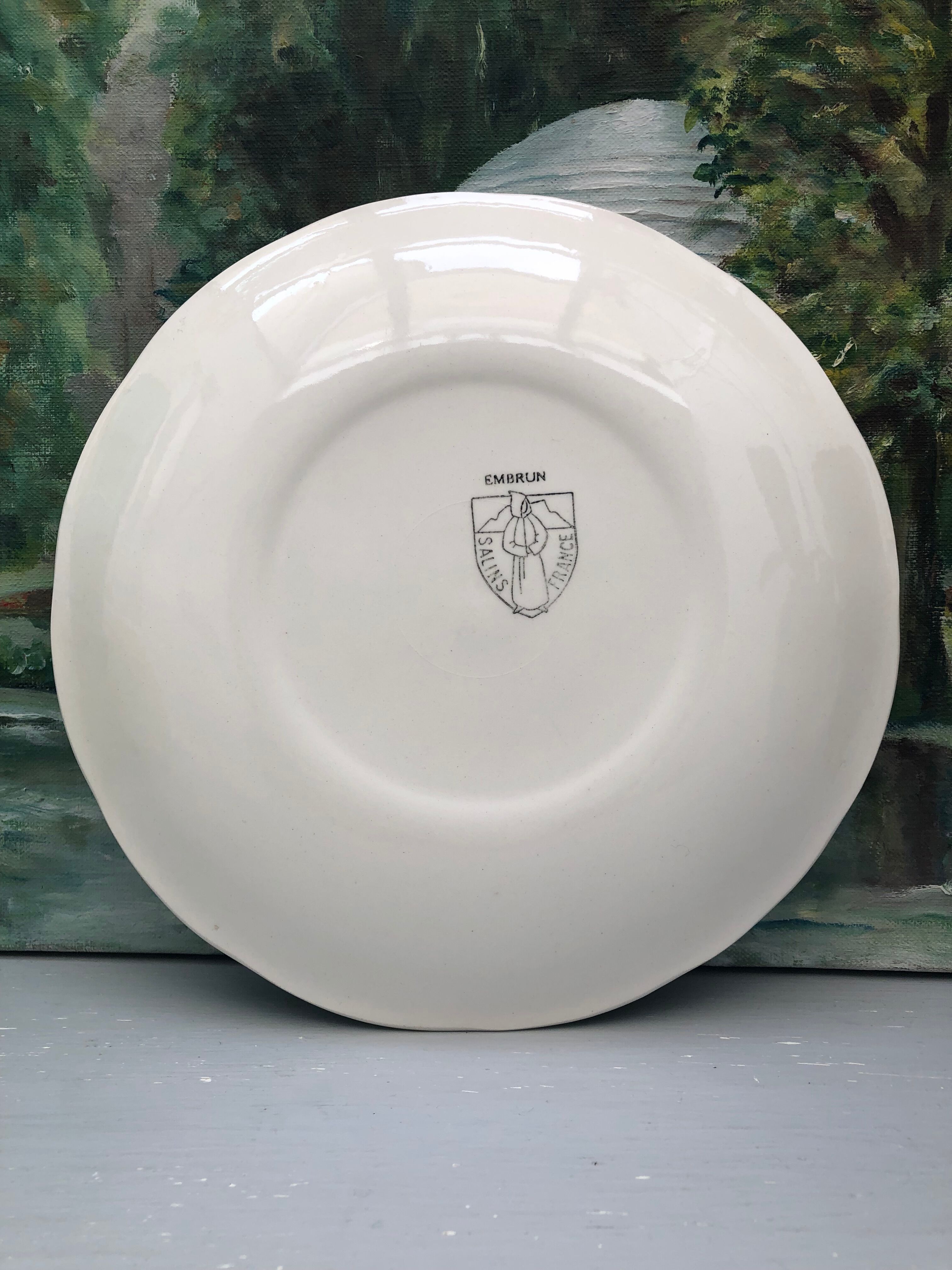 Lots of 6 flat plates model embrun, with floral motifs. Stamped Salins France