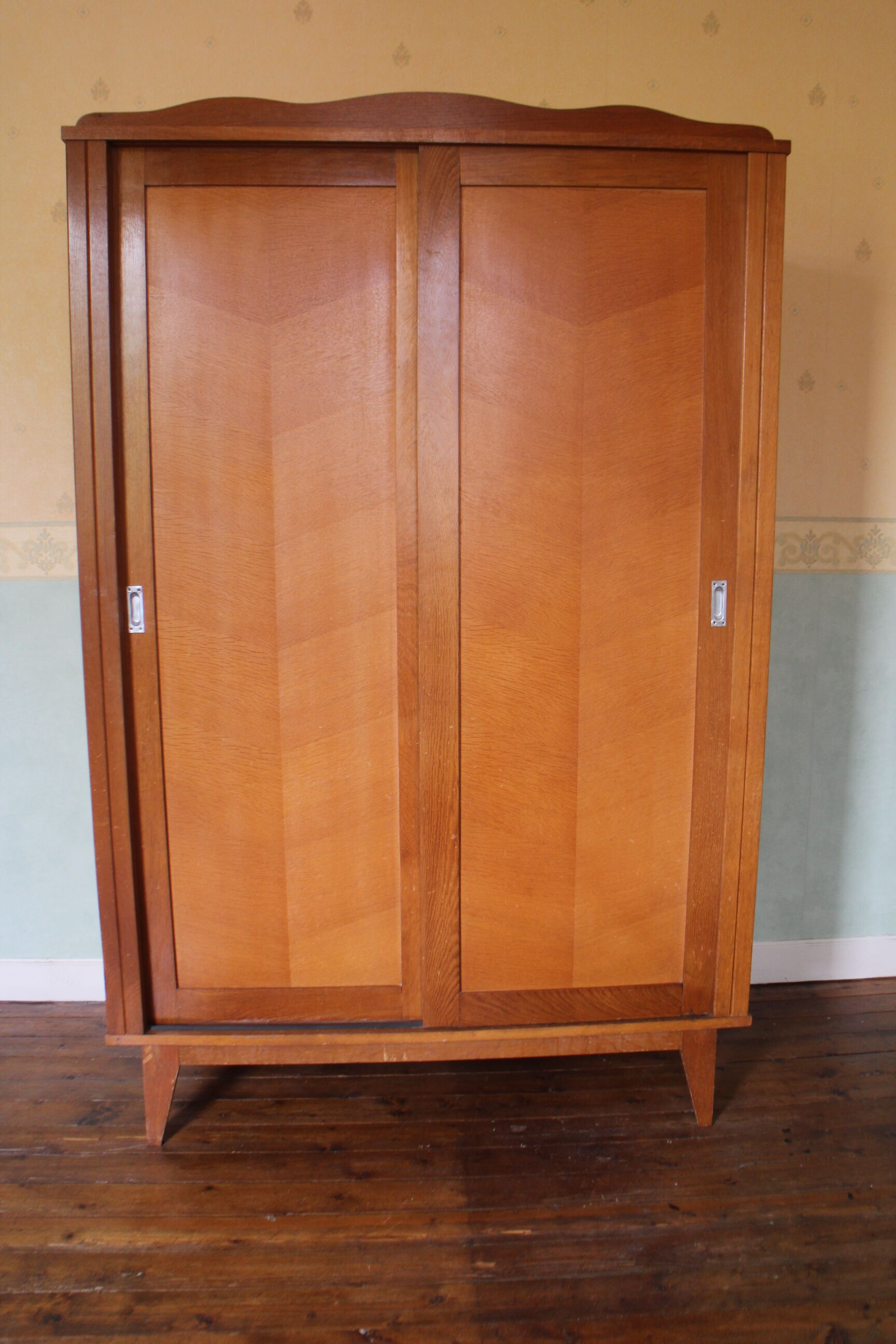 Armoire portes coulissantes