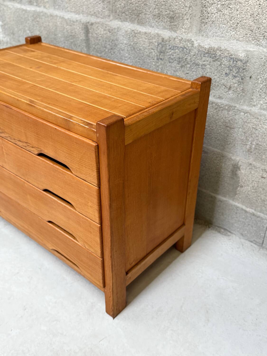 Vintage chest of drawers