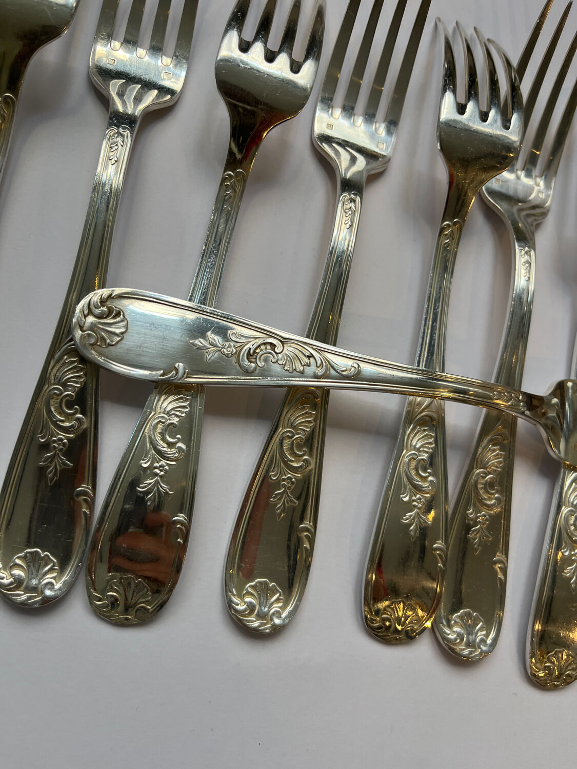 28-piece silver-plated cutlery set in Louis XV style.