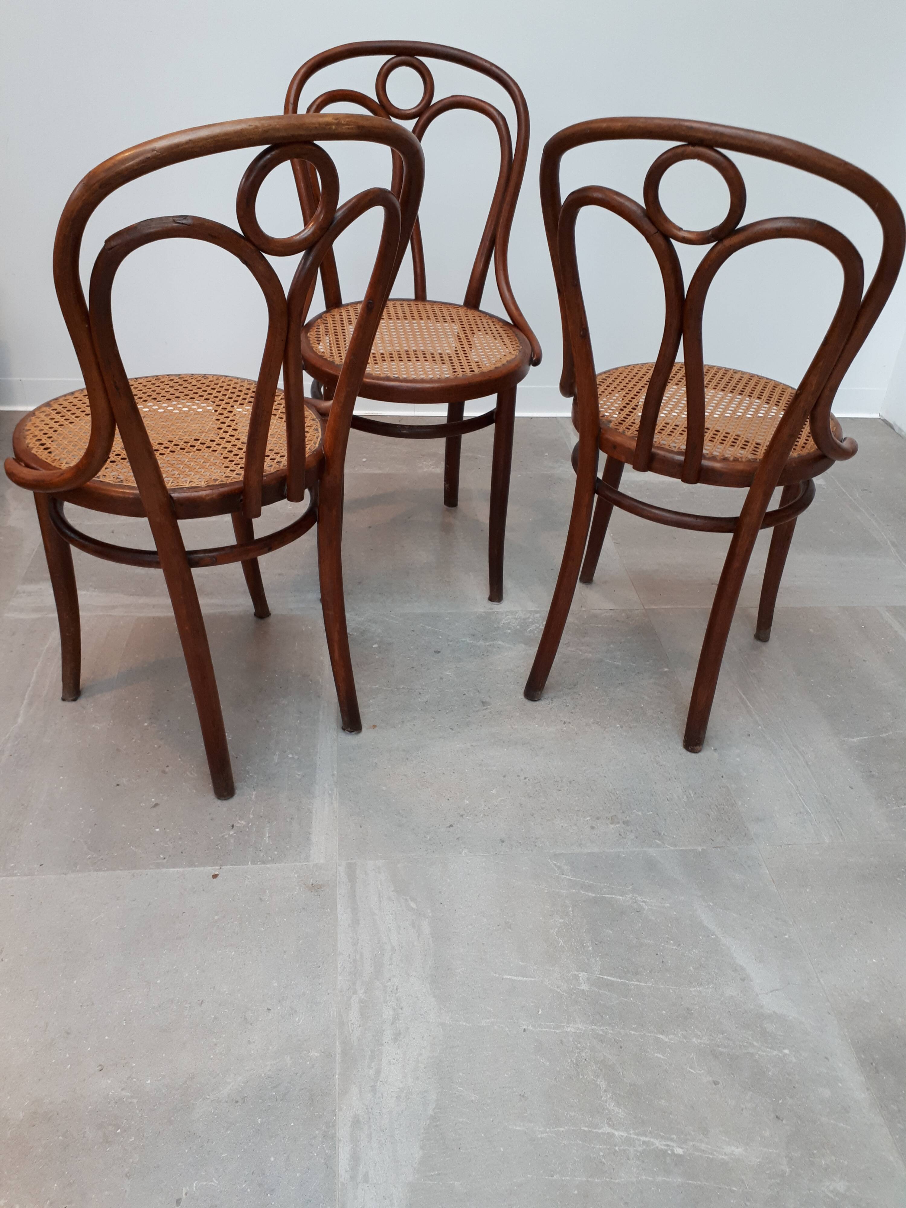 Thonet chair Number 19