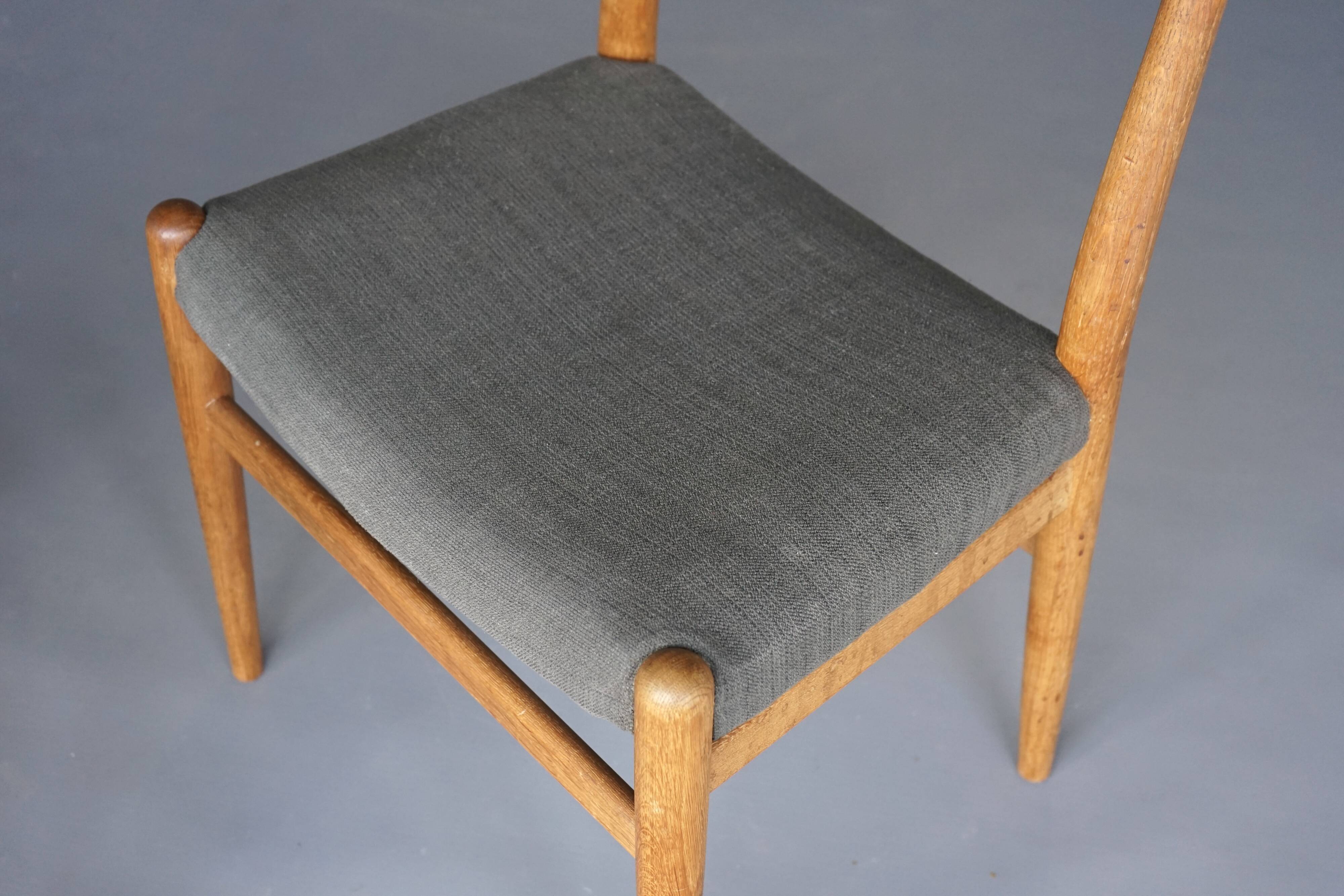 Chaises W2 en chêne de Hans J. Wegner pour C.M. Madsen, années 1960. Lot de 2.