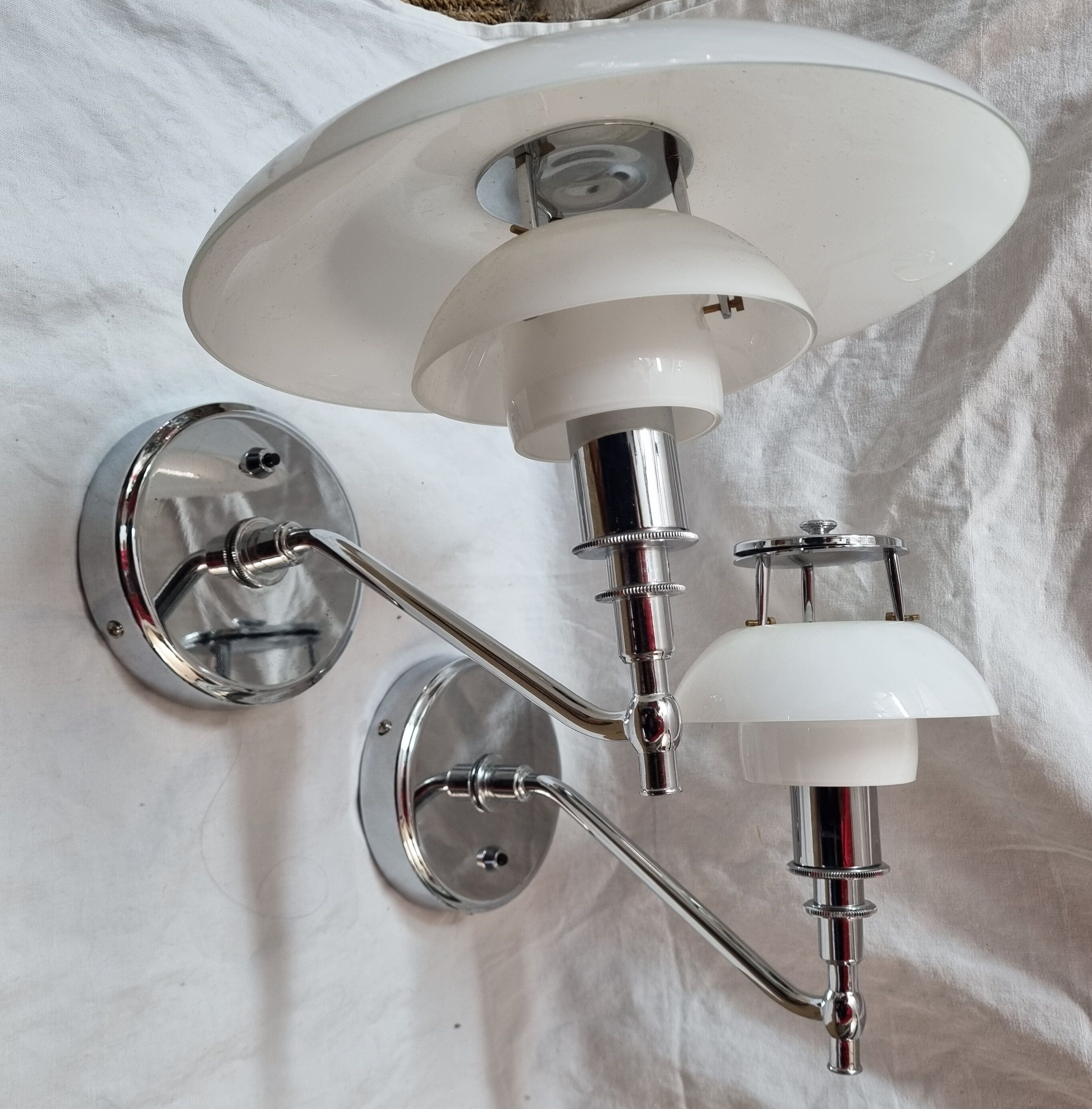 Poul Henningsen wall lamps, model PH3/2