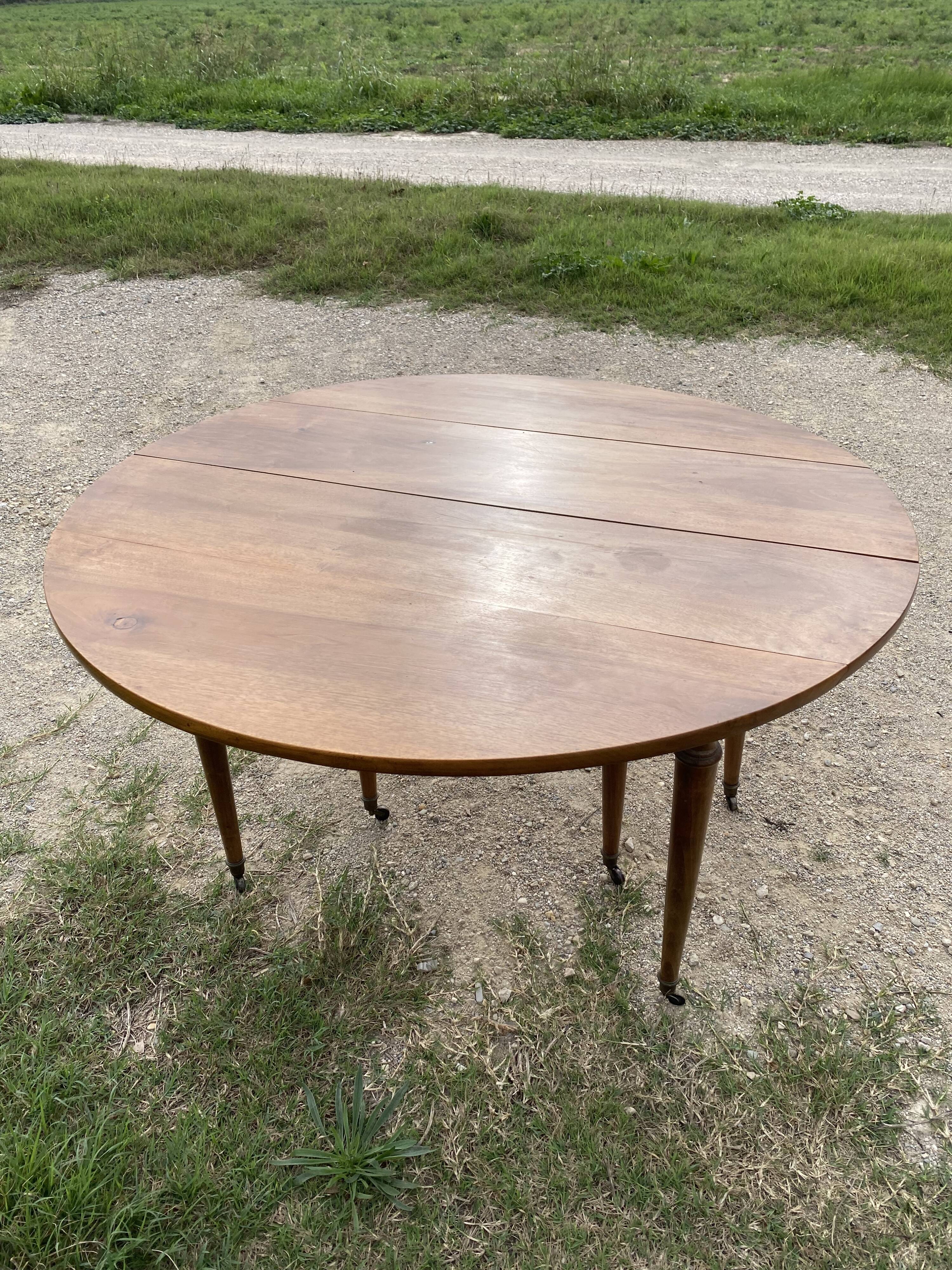 Table 6 legs Louis XVI