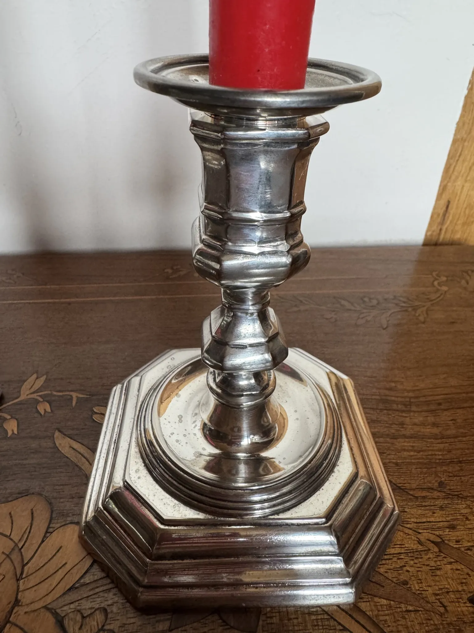 Paire de bougeoirs de style Louis XV