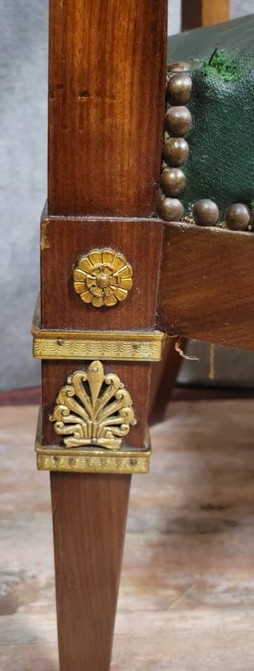 Fauteuil de bureau époque Empire en acajou et bronzes dorés vers 1820