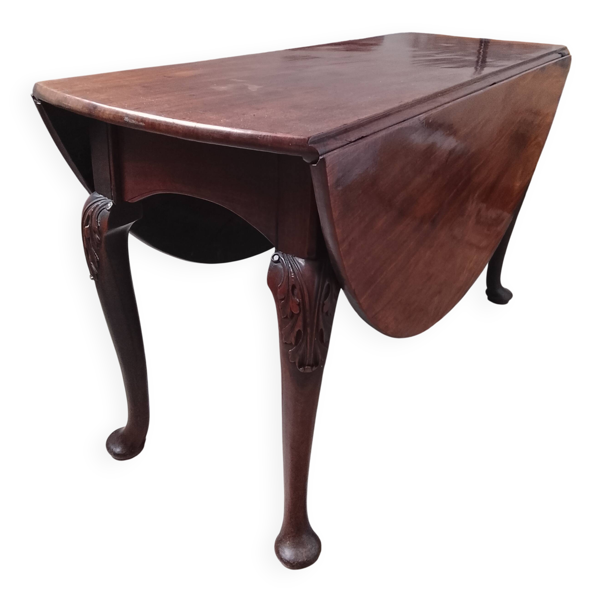 Elegant antique oval drop-leaf table