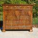 Commode en noyer et ronce de noyer style Louis Philippe