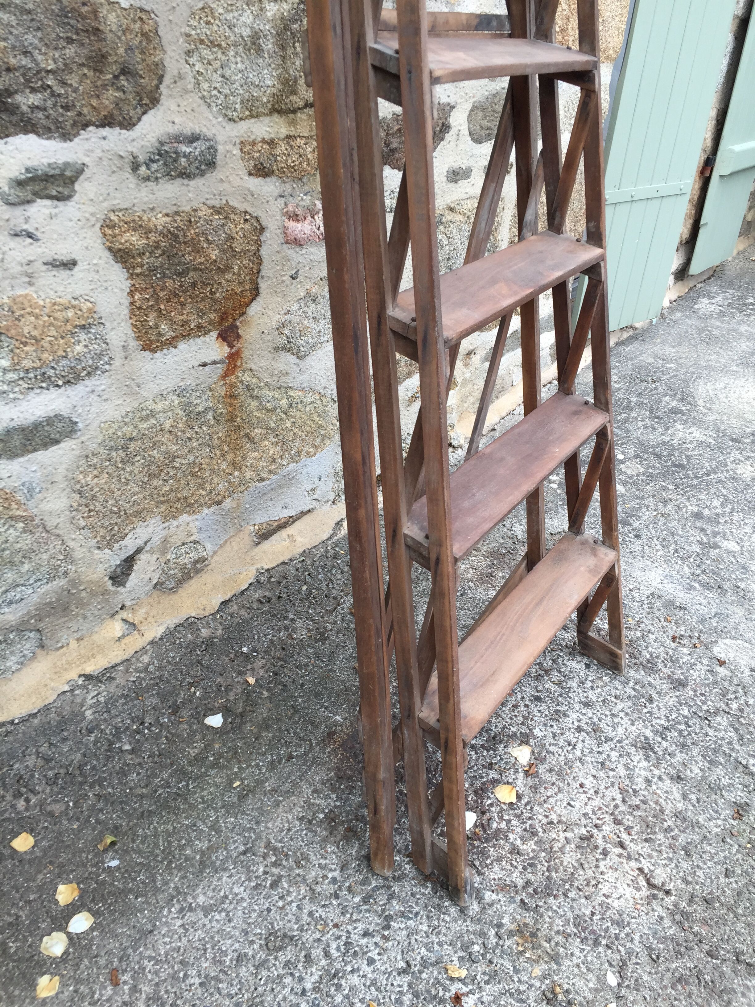 Castle bookcase stool