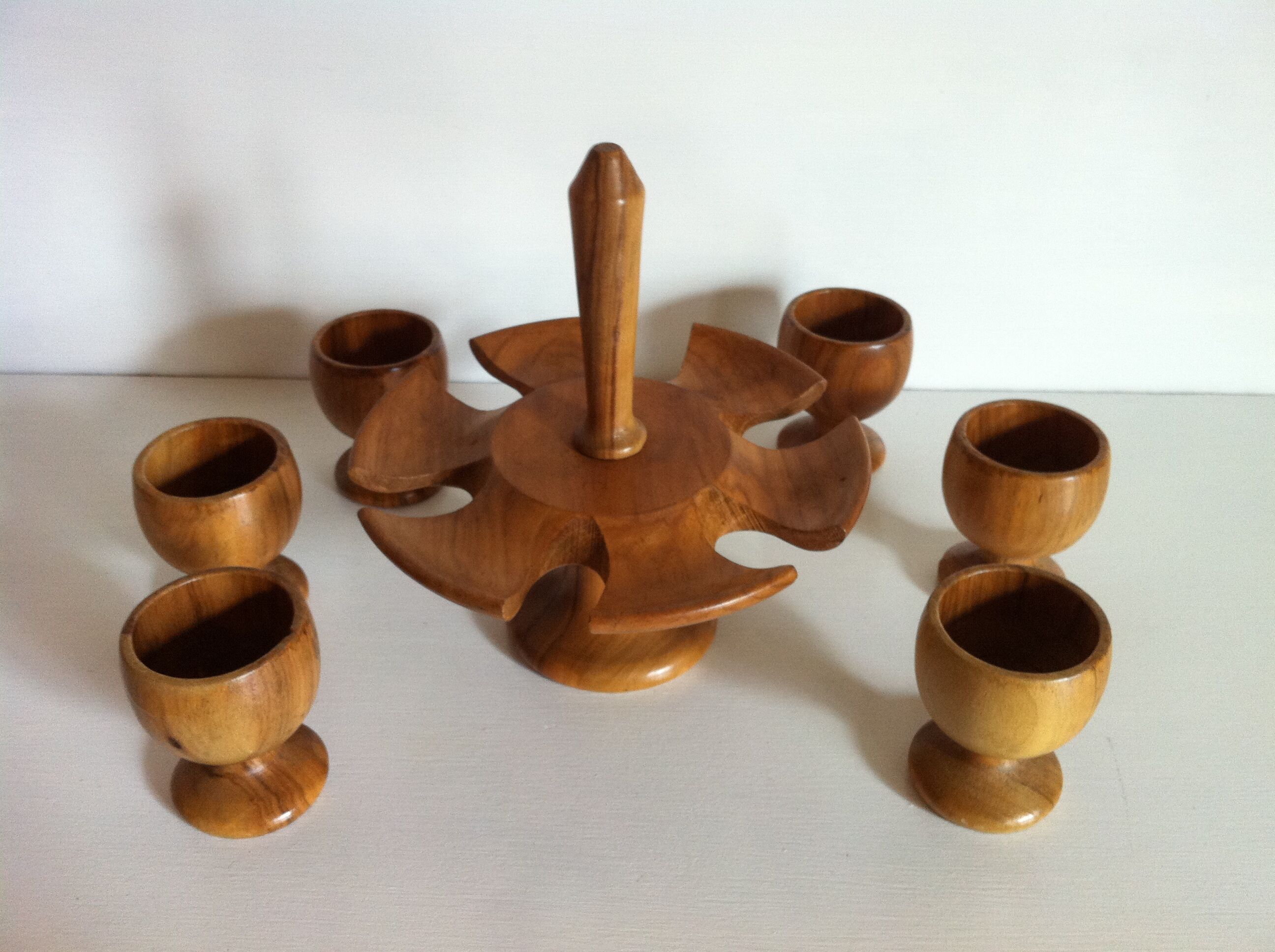 Ensemble de coquetiers vintages en bois