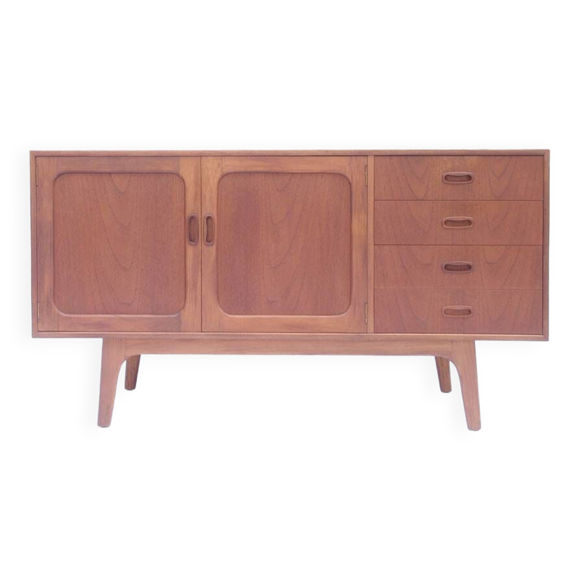 Scandinavian row vintage feet compass