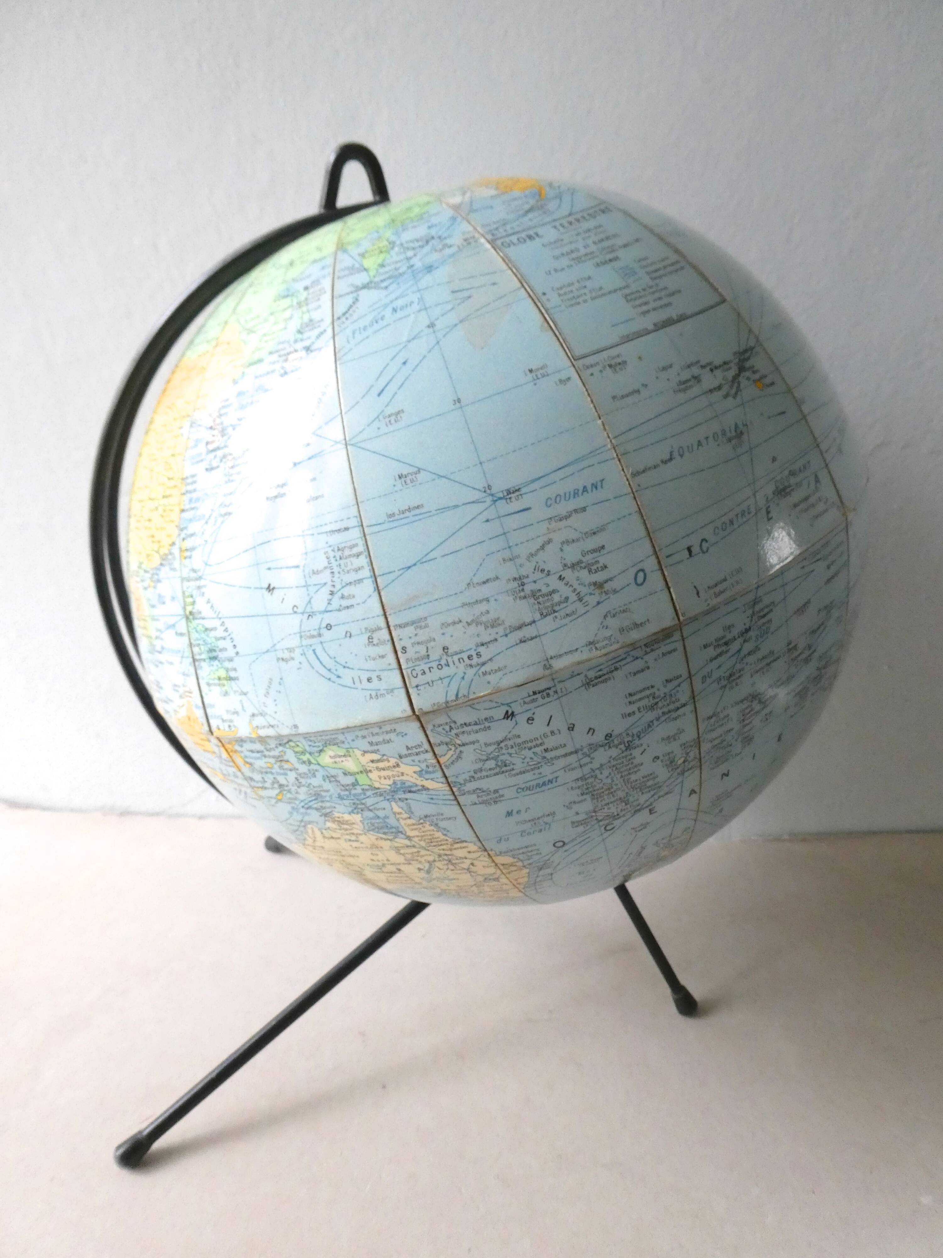 World map, globe land Girard and Barrere in the 1960s