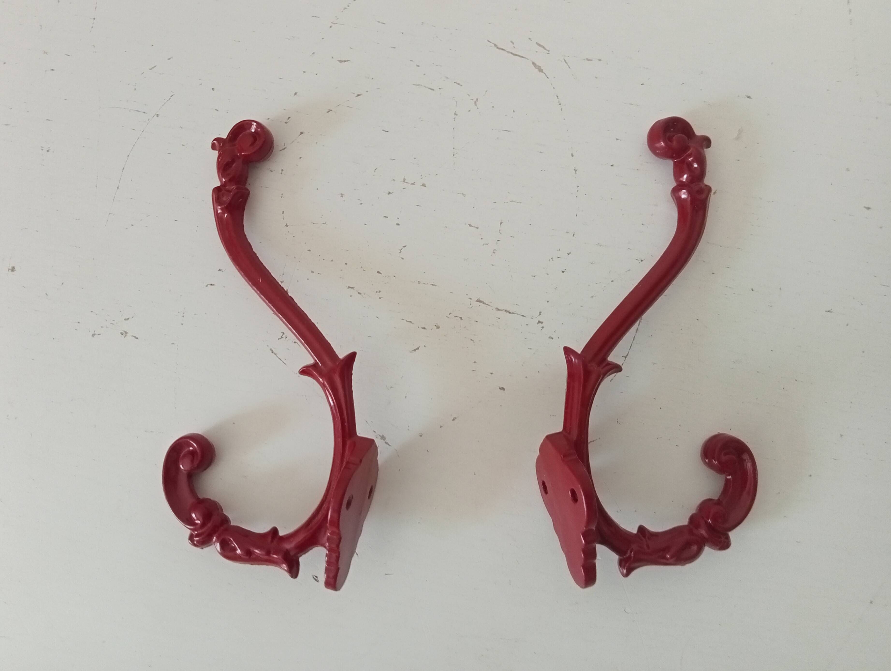 Vintage wall coat hook in enamelled cast iron