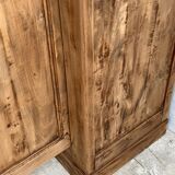 Armoire en sapin massif