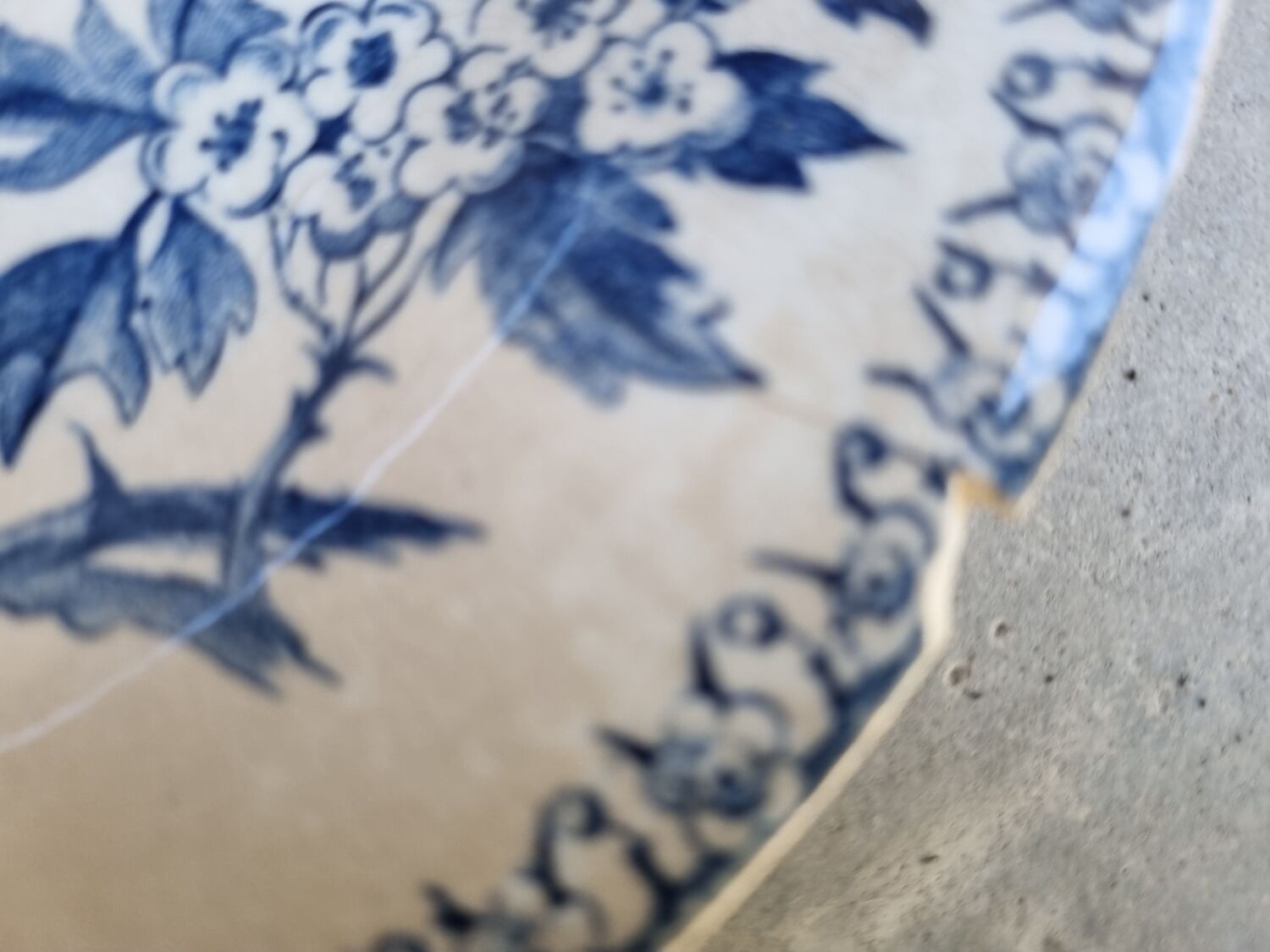 Gien earthenware plates, Iron earth