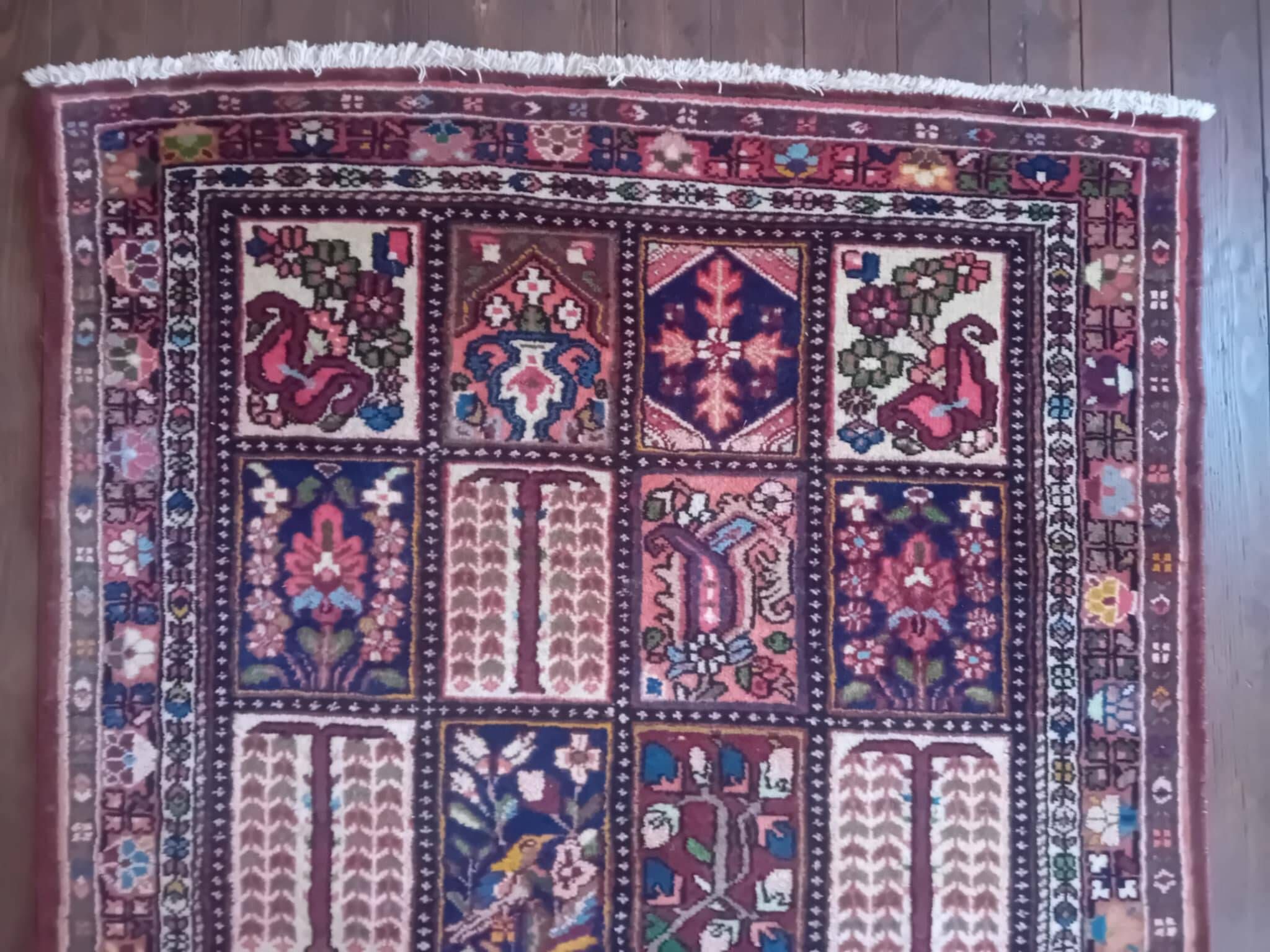 Handmade Persian Bachtiar Rug 208x142cm