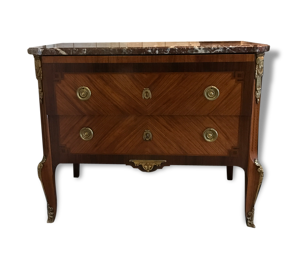 Commode style transition