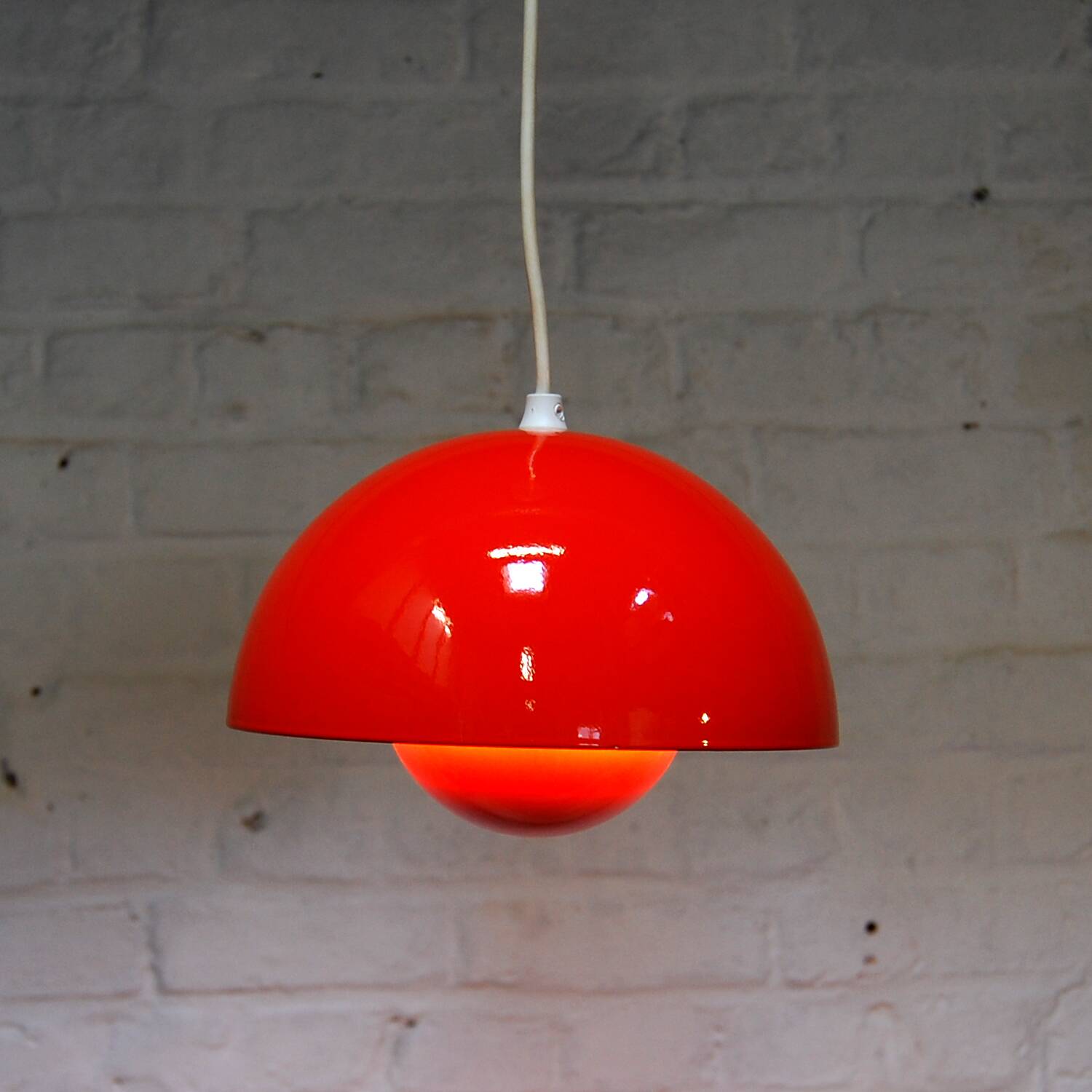 “Flower Pot” pendant light - Verner Panton for Louis Poulsen