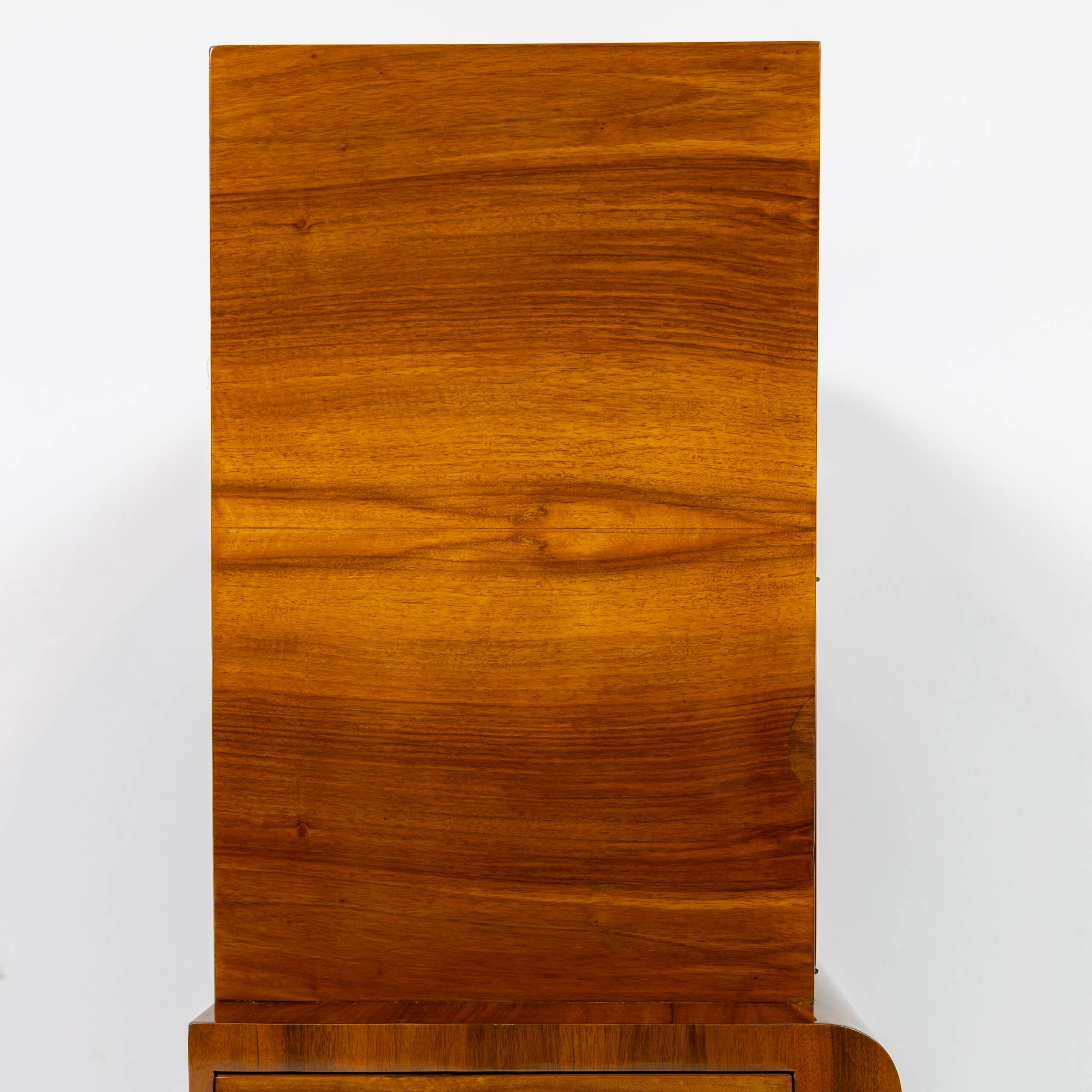 Art Deco bar cabinet in walnut, Wilhelm Mosurski - 1930s