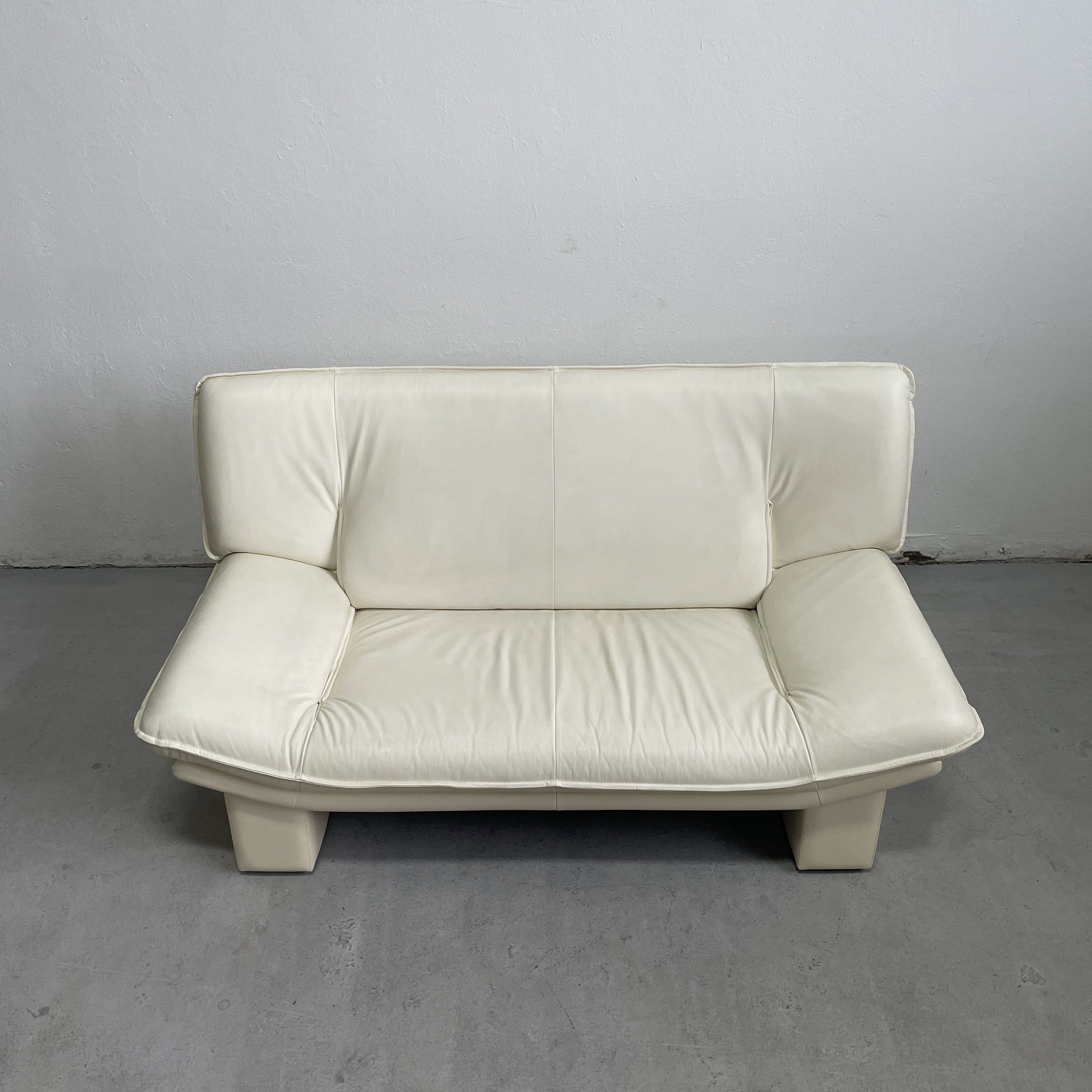 Nicoletti Salotti Postmodern Italian Ivory White Leather or Leatherete Sofa 1980