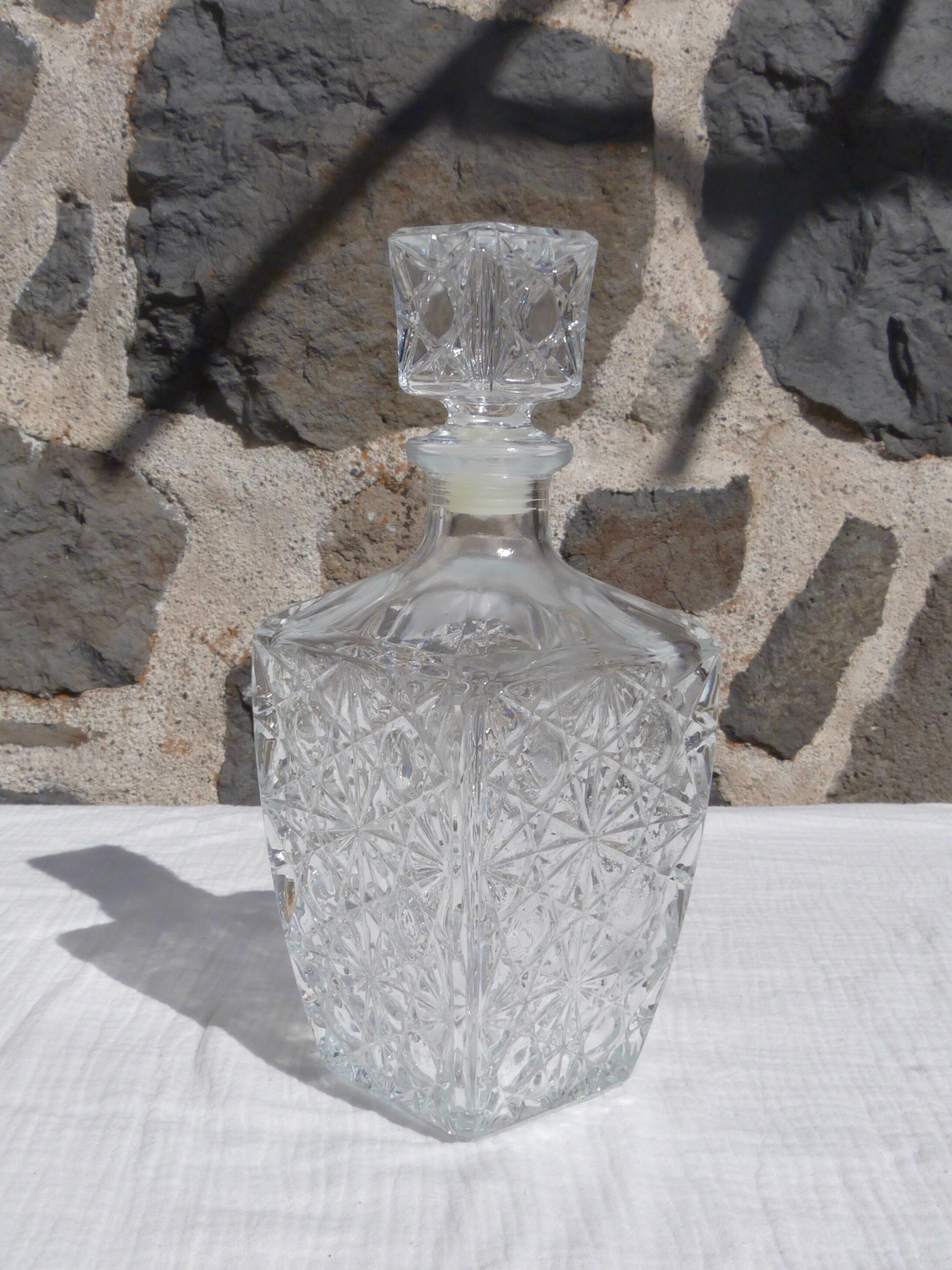 Glass whisky decanter