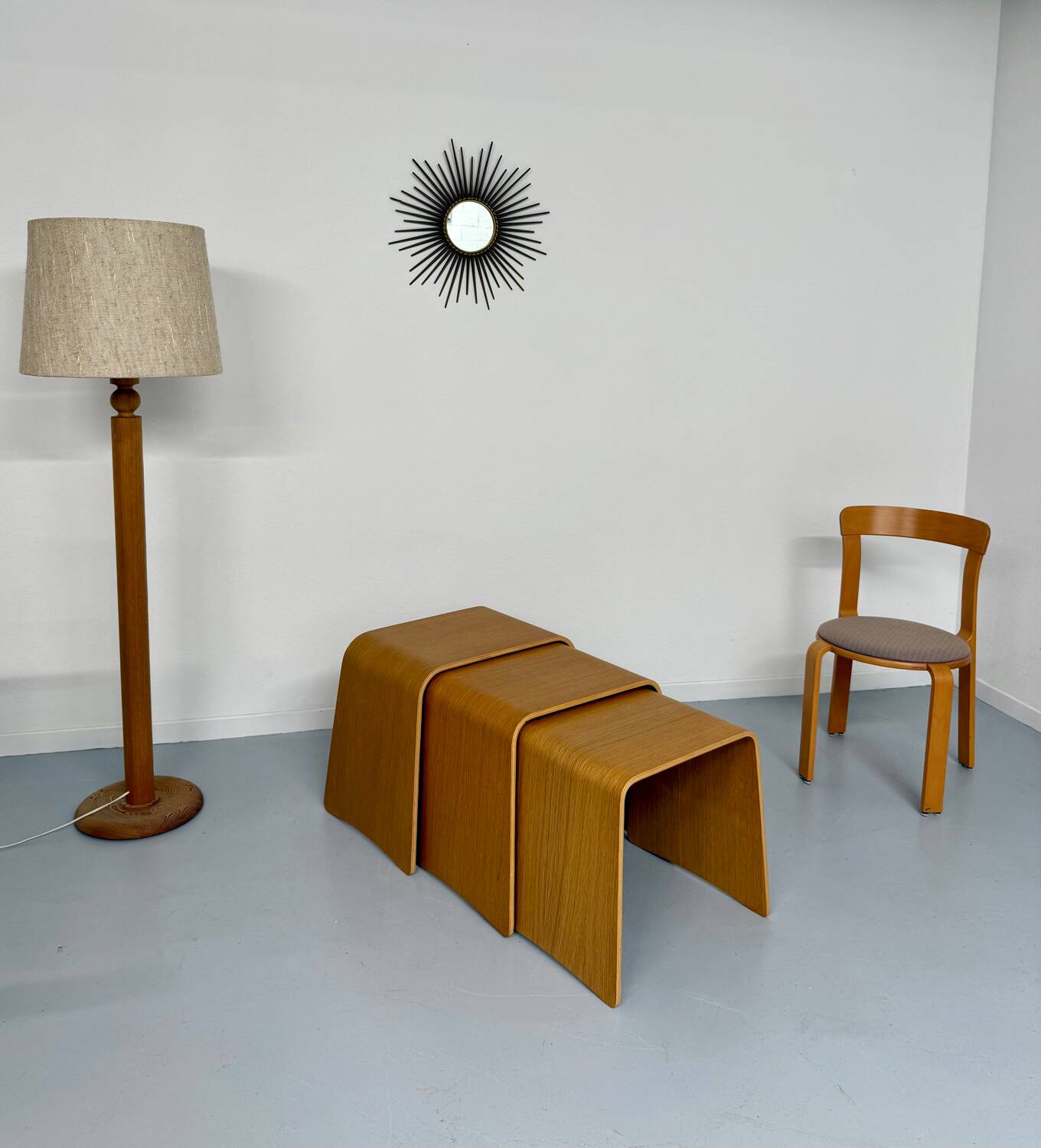 Set of 3 nesting coffee tables in thermoformed wood, 80s design