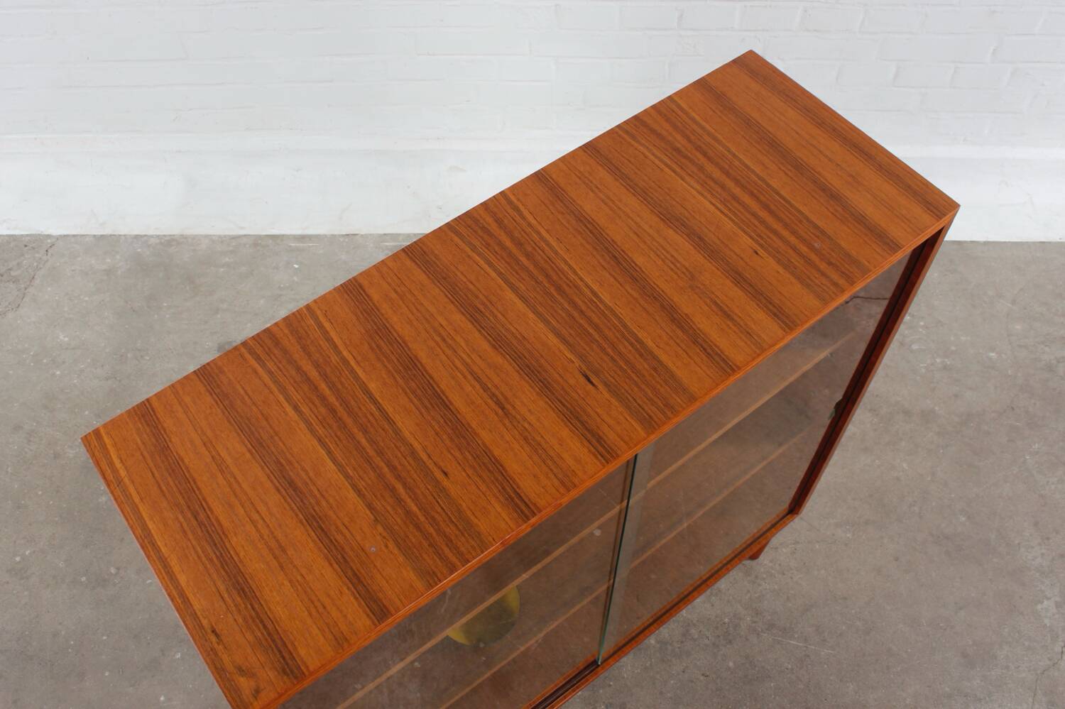 Vitrine vintage en teck, design du milieu du siècle, années 60-70