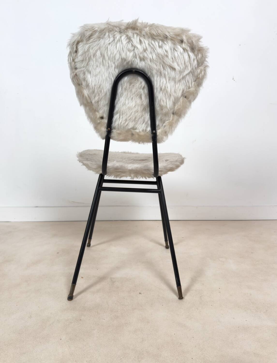 Paire de chaises moumoute vintage