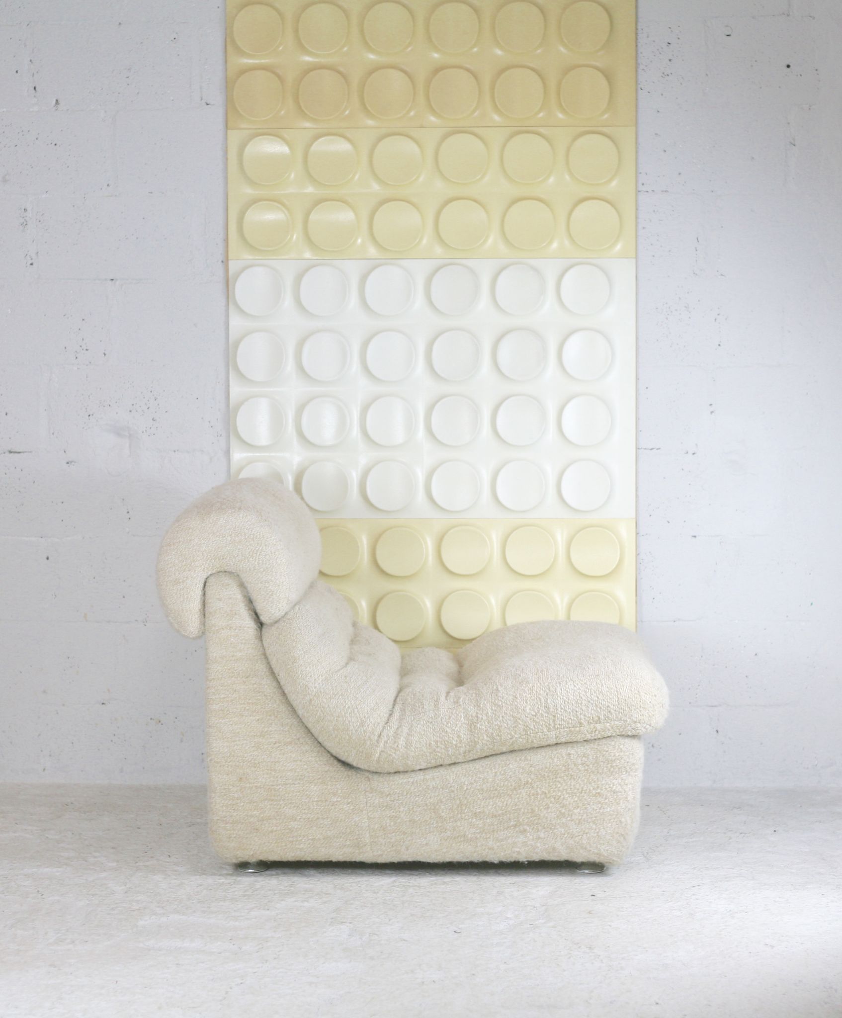 Chair "Space Age" in unbleached wool, France, circa 1970