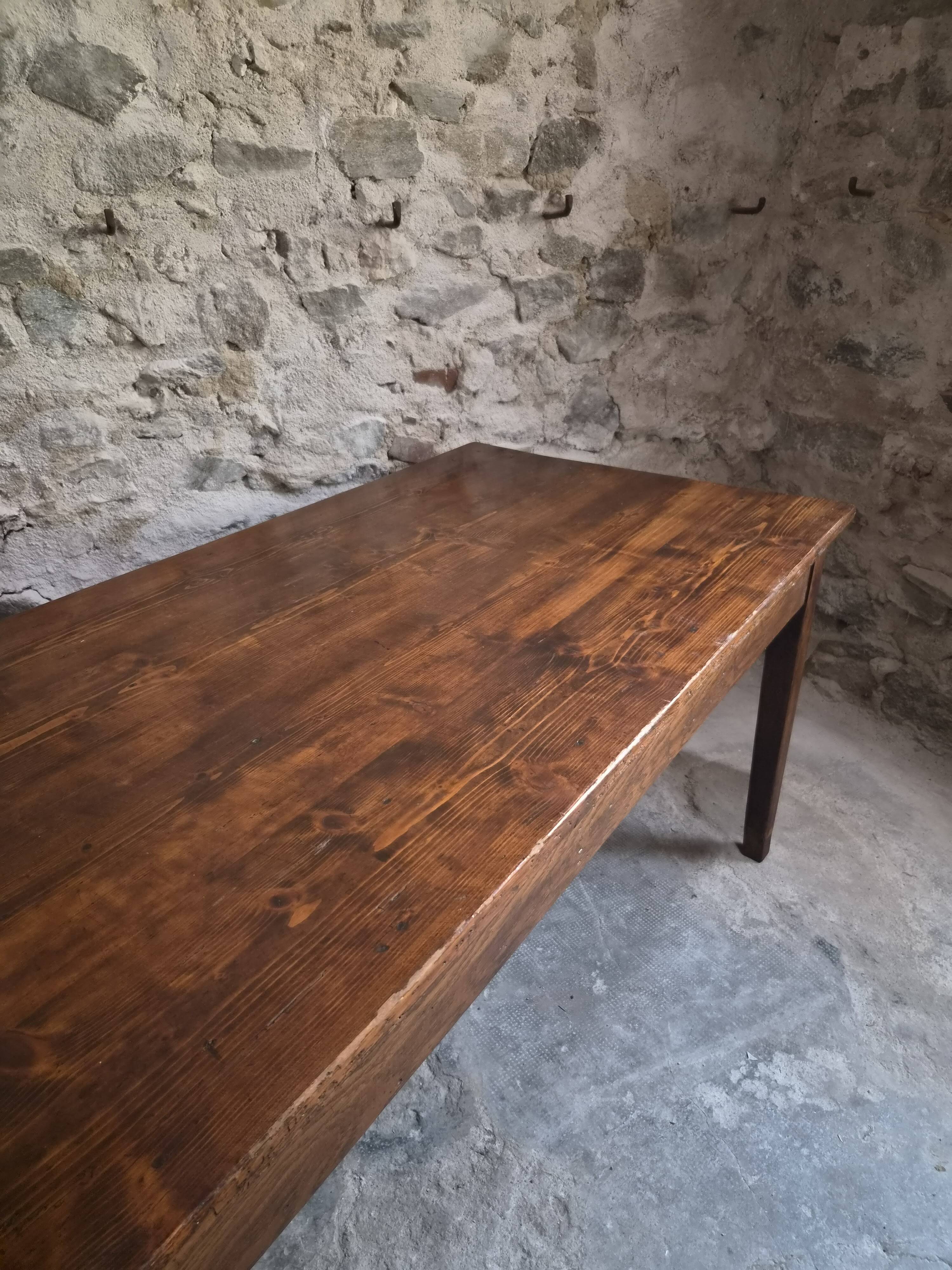 Table à manger de ferme française ancienne avec deux tiroirs | Chêne & pin | vers 1850–1900