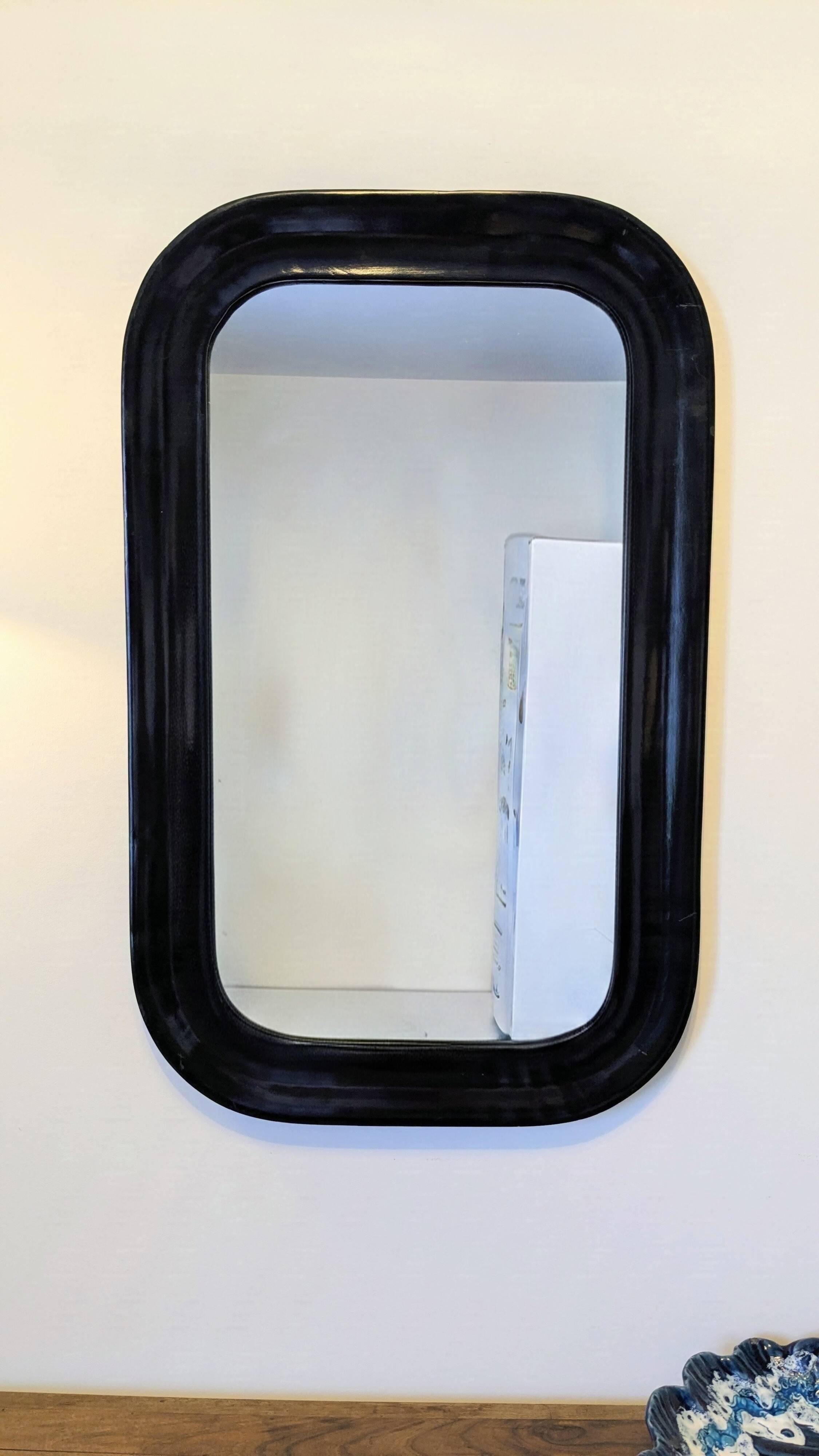 Miroir vintage noir aux angles arrondis