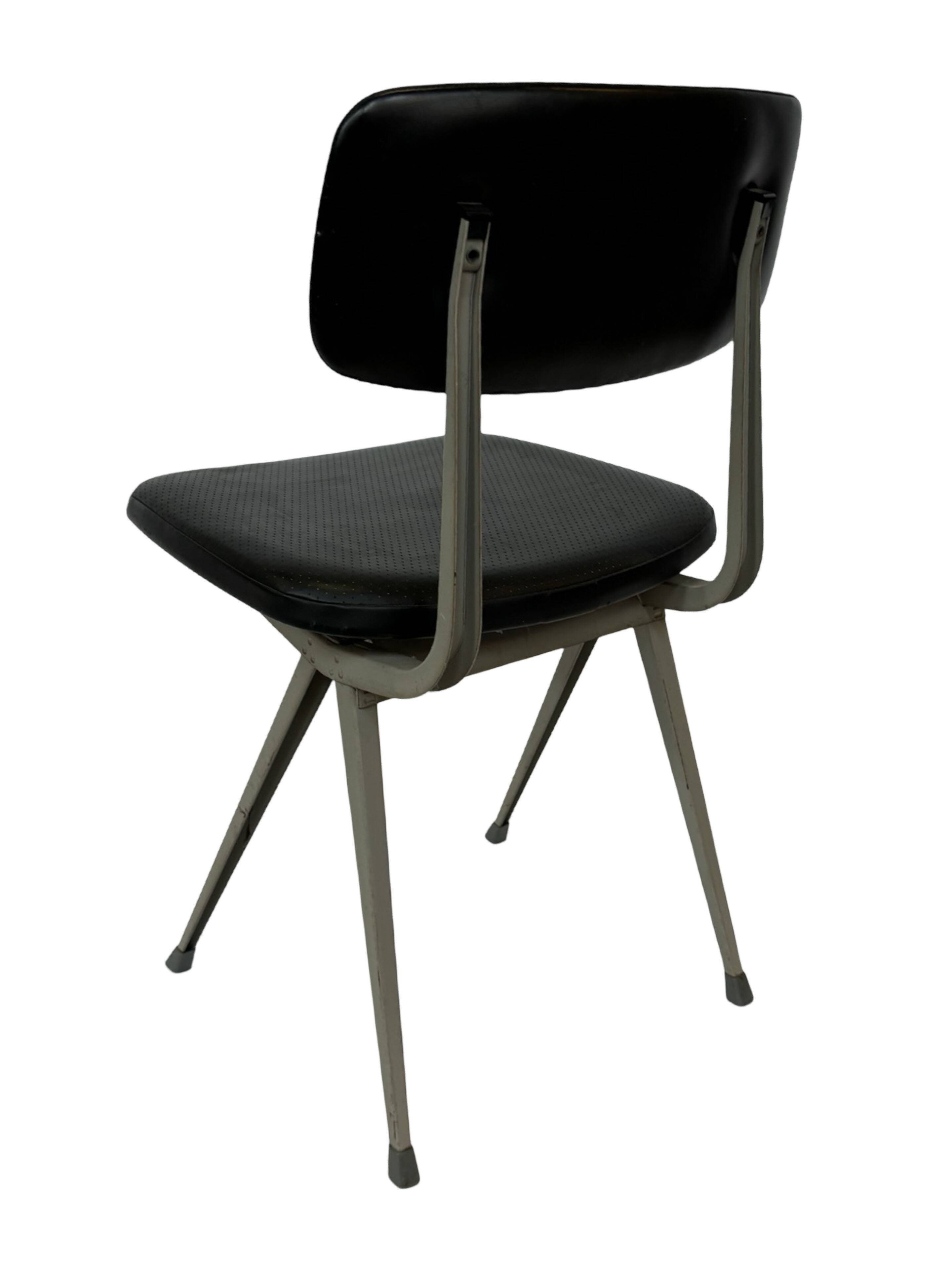 Friso Kramer Result Ahrend chair by Ahrend de Cirkel Dutch Design
