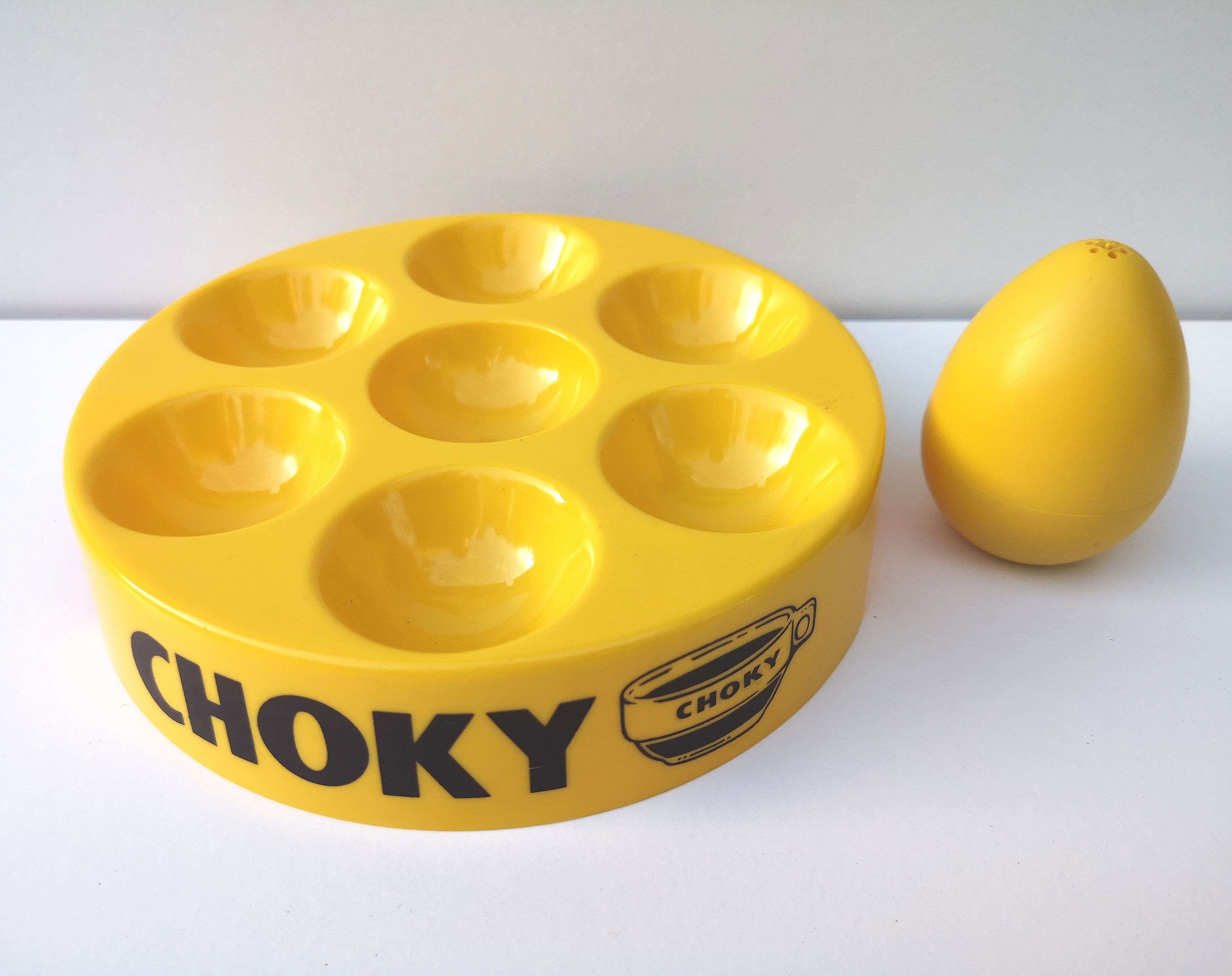 Countertop egg display