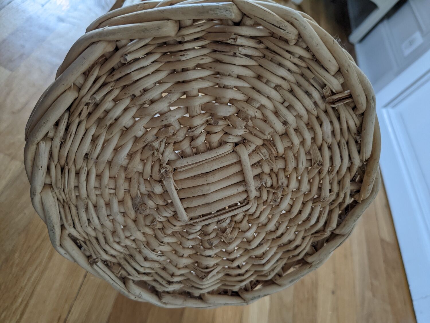 Rattan umbrella door